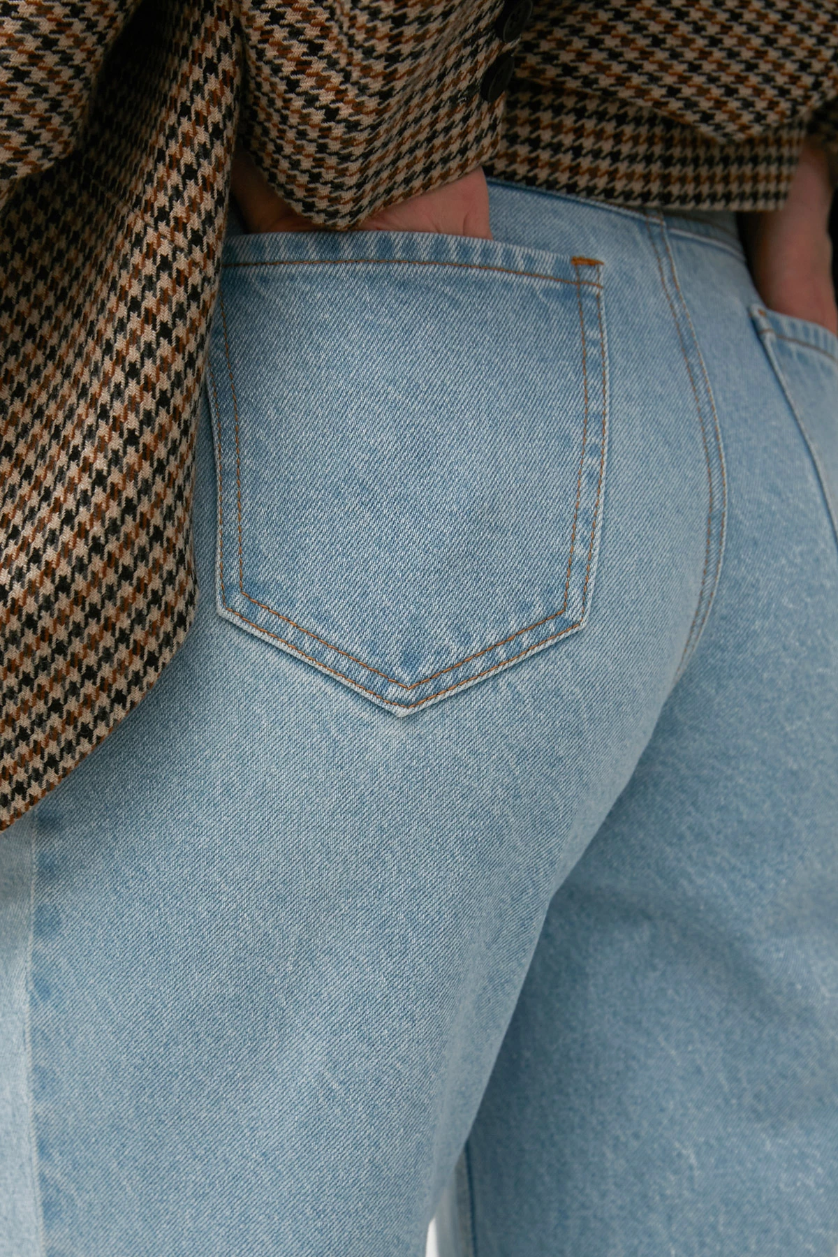 Укорочені джинси mom fit зі світло-блакитного деніму, фото 4
