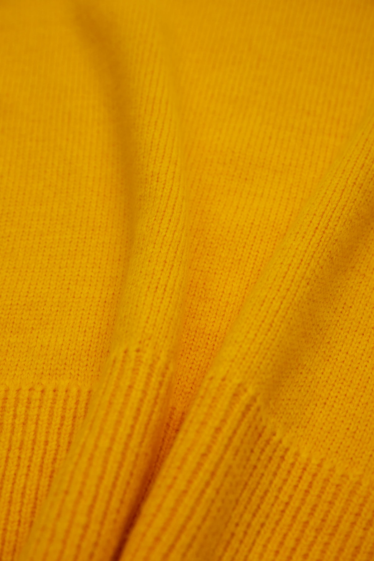 Жовтий в'язаний базовий светр з вовни, фото 3