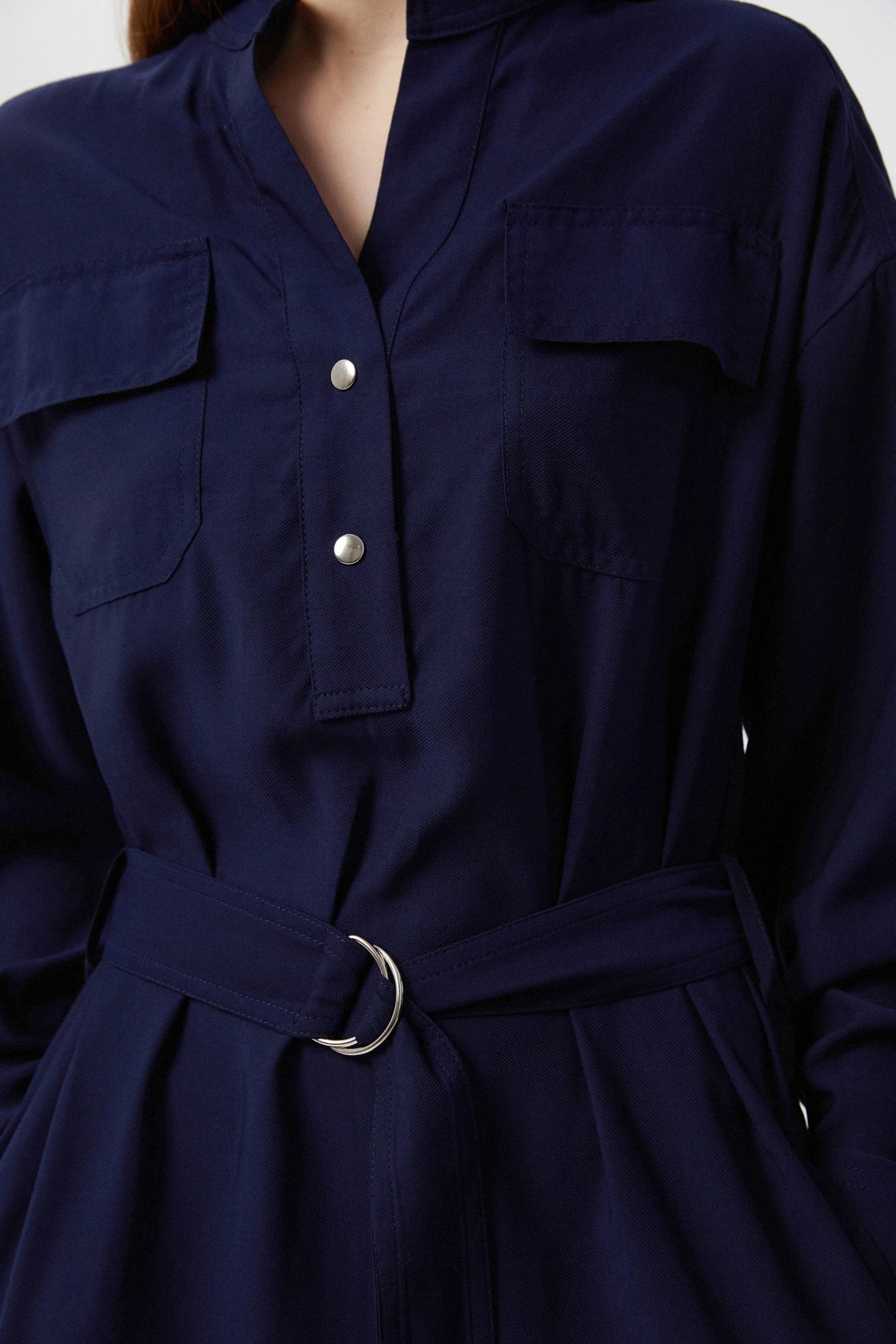 Navy blue straight-cut elongated midi dress made of viscose, photo 3