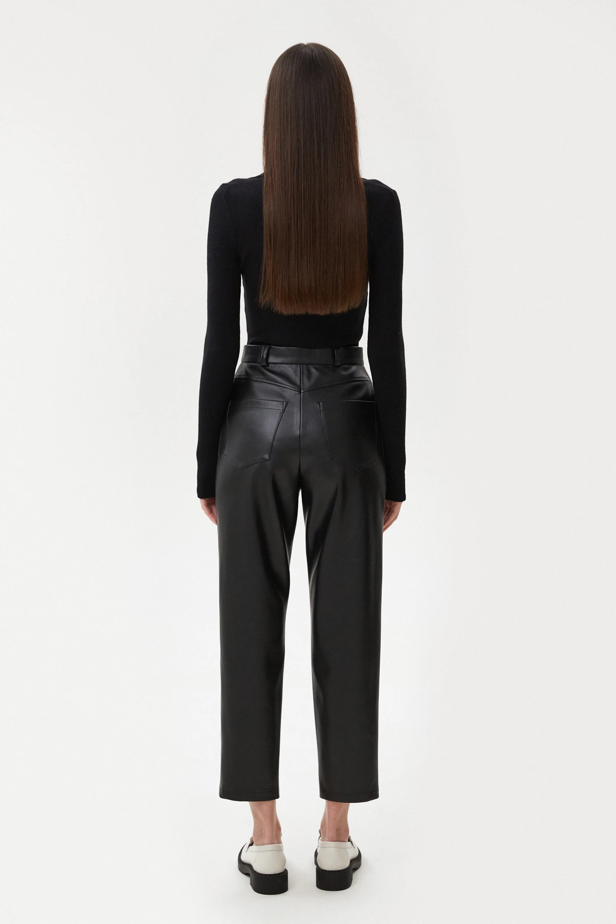 Black cropped pants made of eco-leather, photo 4