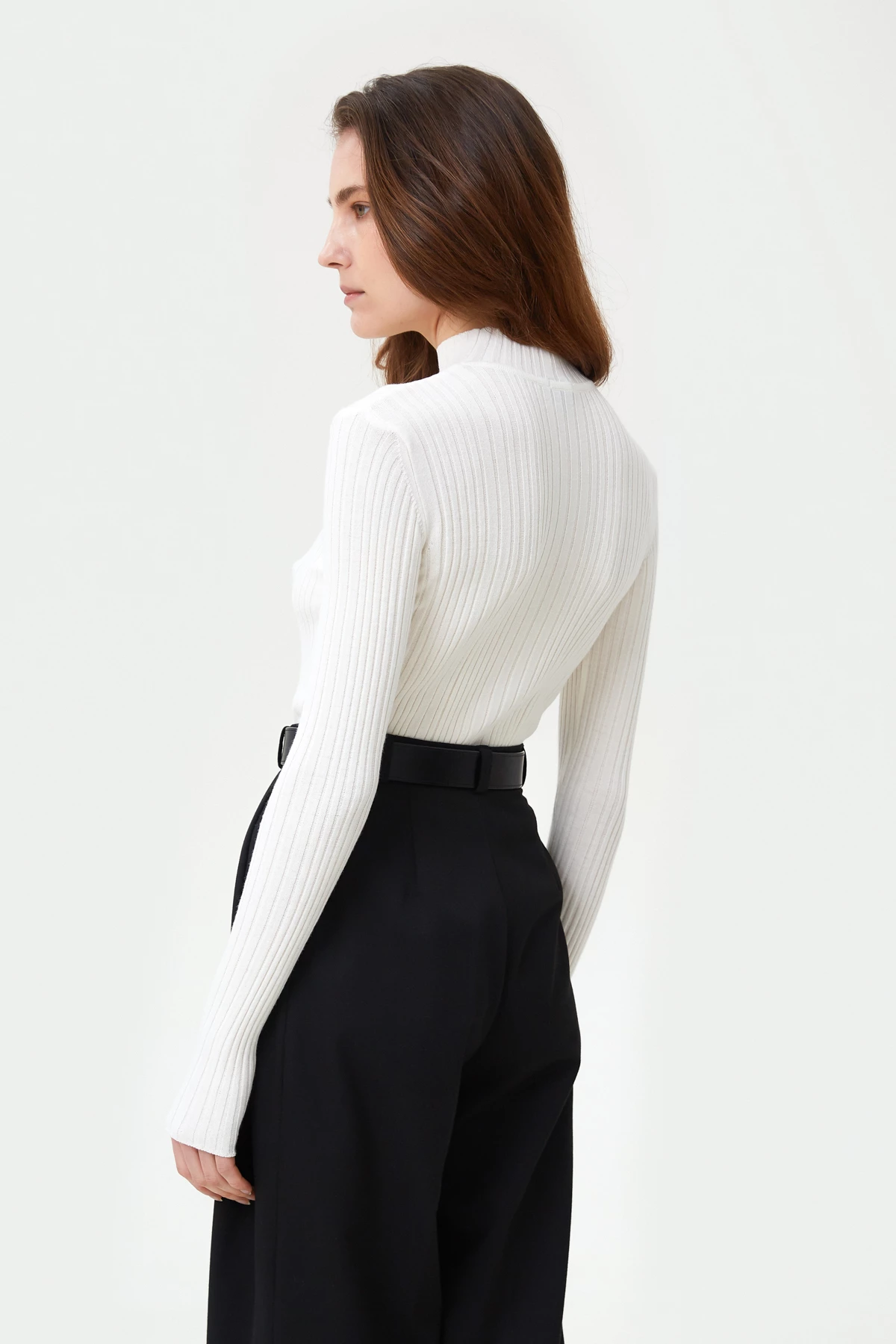 Milky white knitted ribbed jumper with viscose, photo 3
