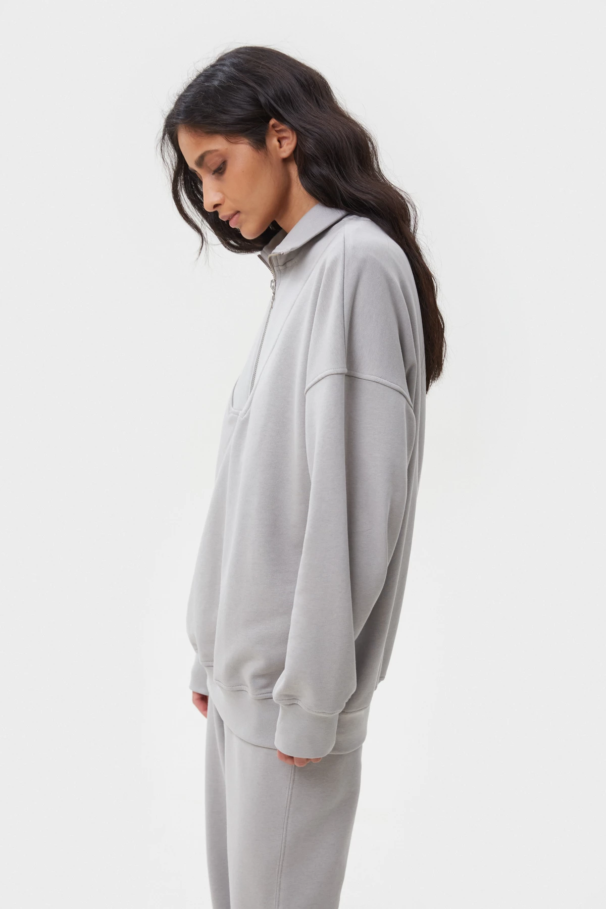 Gray loose fit sweatshirt with zipped collar, photo 4