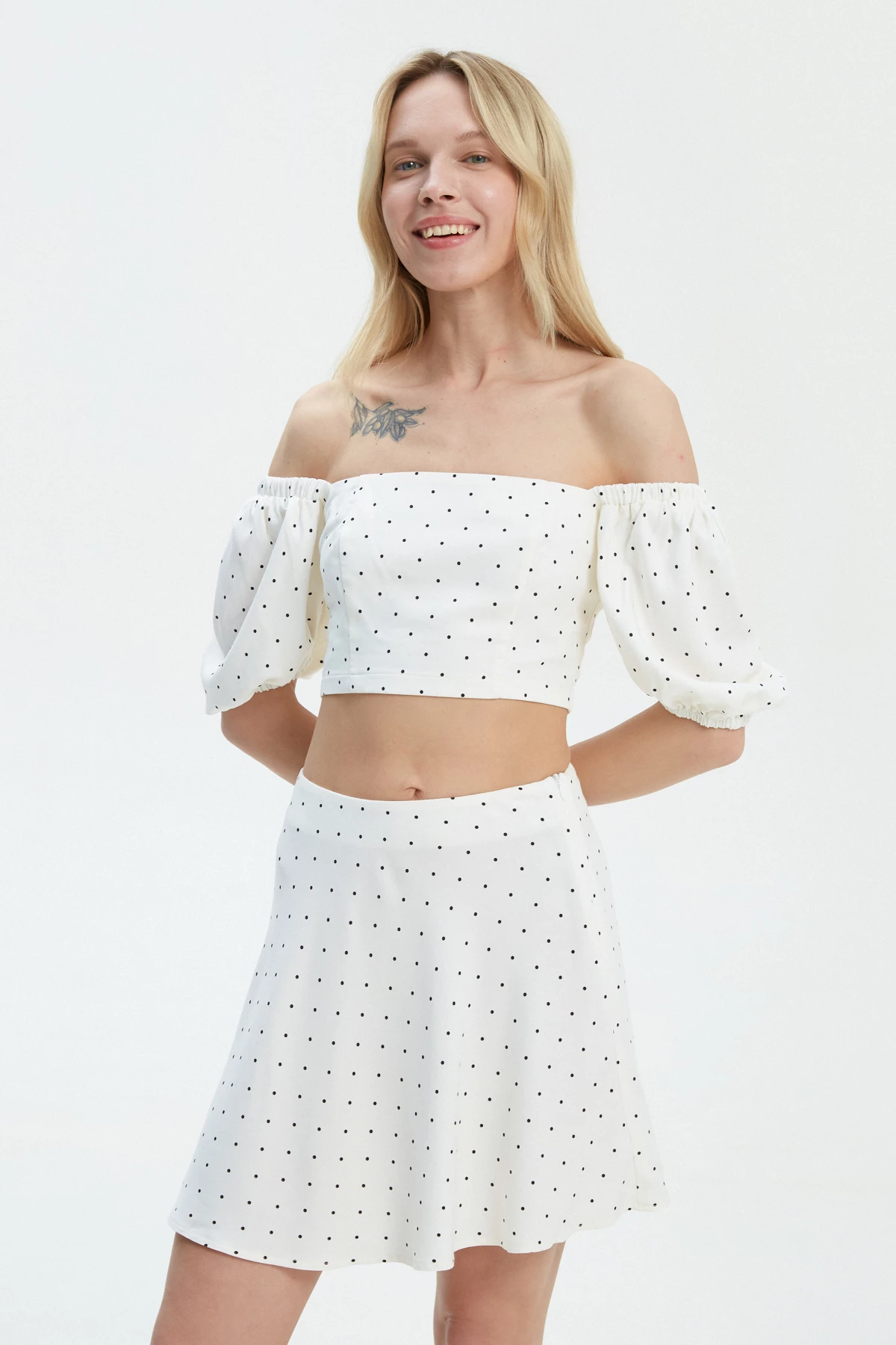 Milky viscose short skirt with polka dot print, photo 2