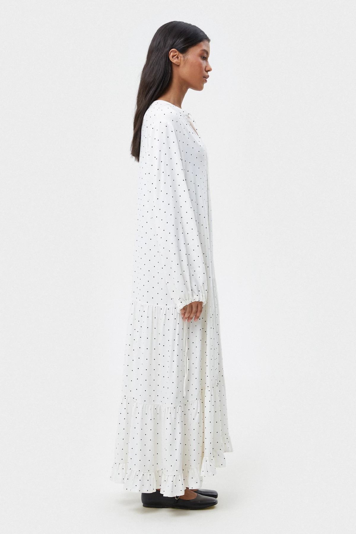 Milky viscose elongated midi dress with polka dot print, photo 3
