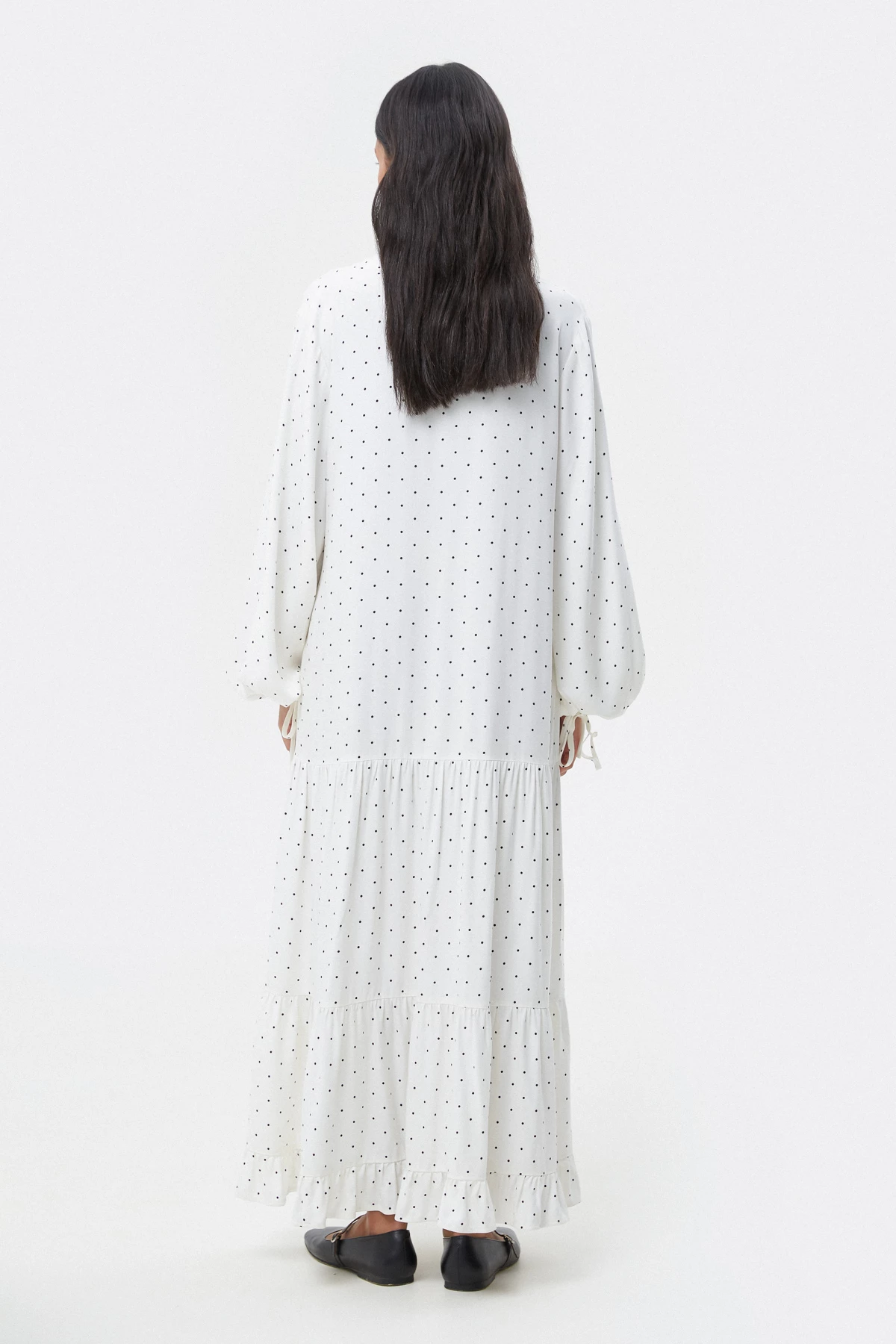 Молочна вільна сукня довге міді з віскози в принт чорний горох, фото 4
