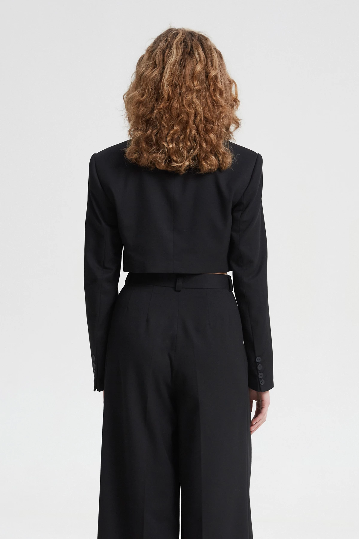 Черный укороченный прямой жакет из костюмной ткани с вискозой, фото 6