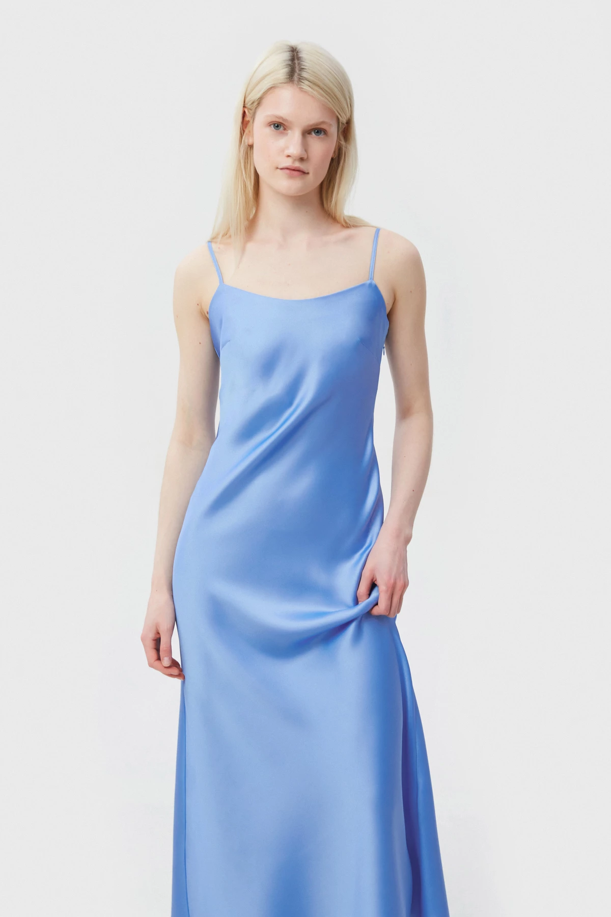 Голубое сатиновое платье длинное миди с открытой спиной, фото 6