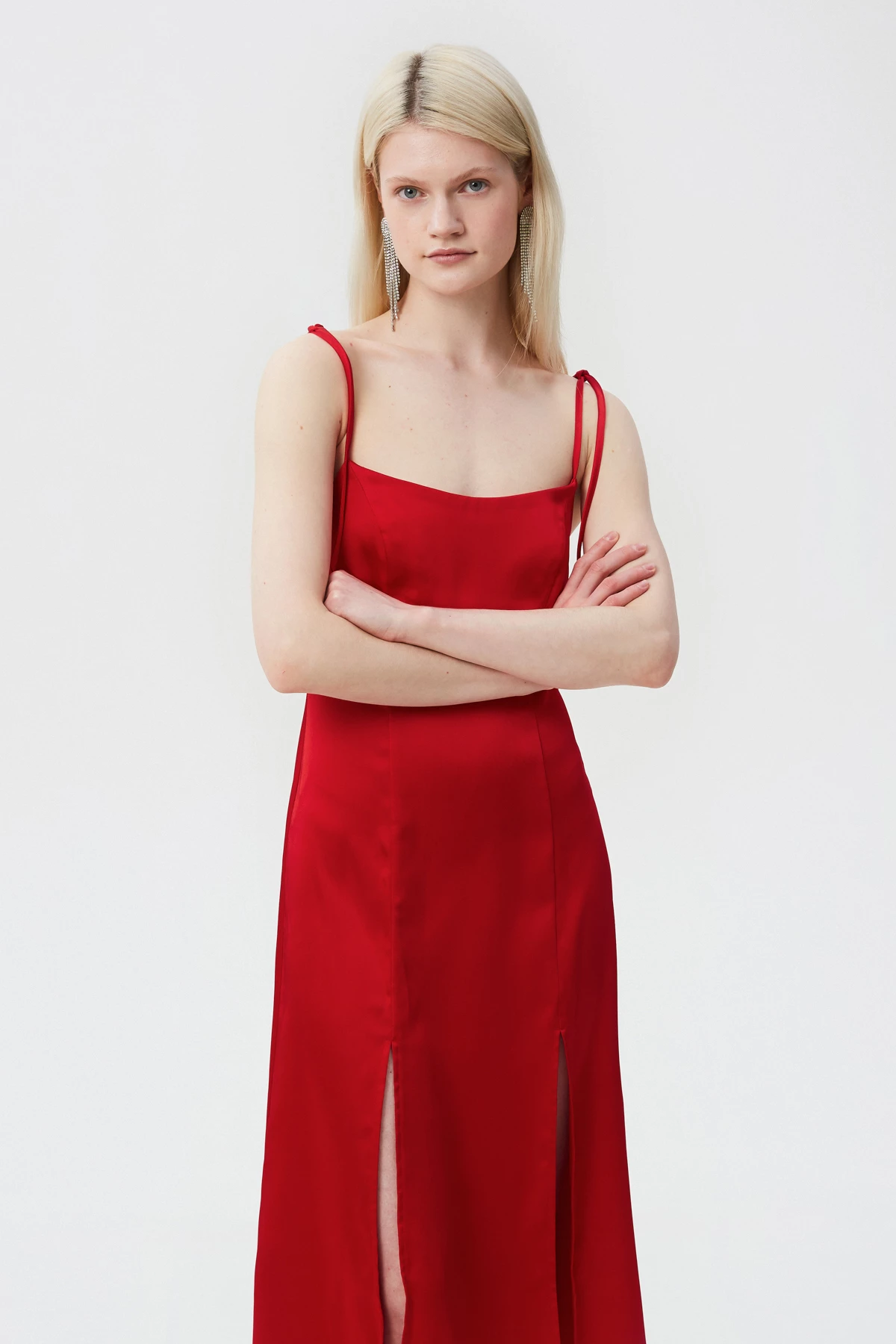 Red satin midi dress with leg slit, photo 3