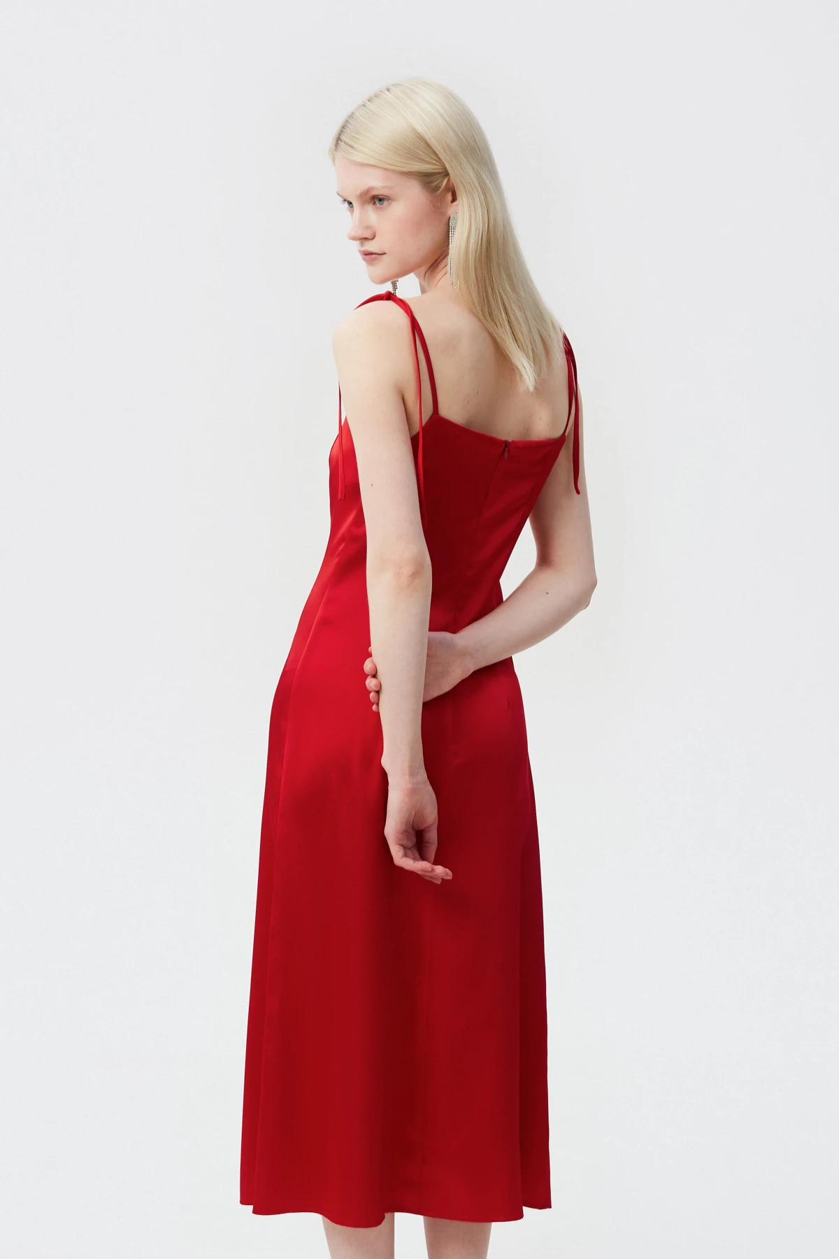 Red satin midi dress with leg slit, photo 4