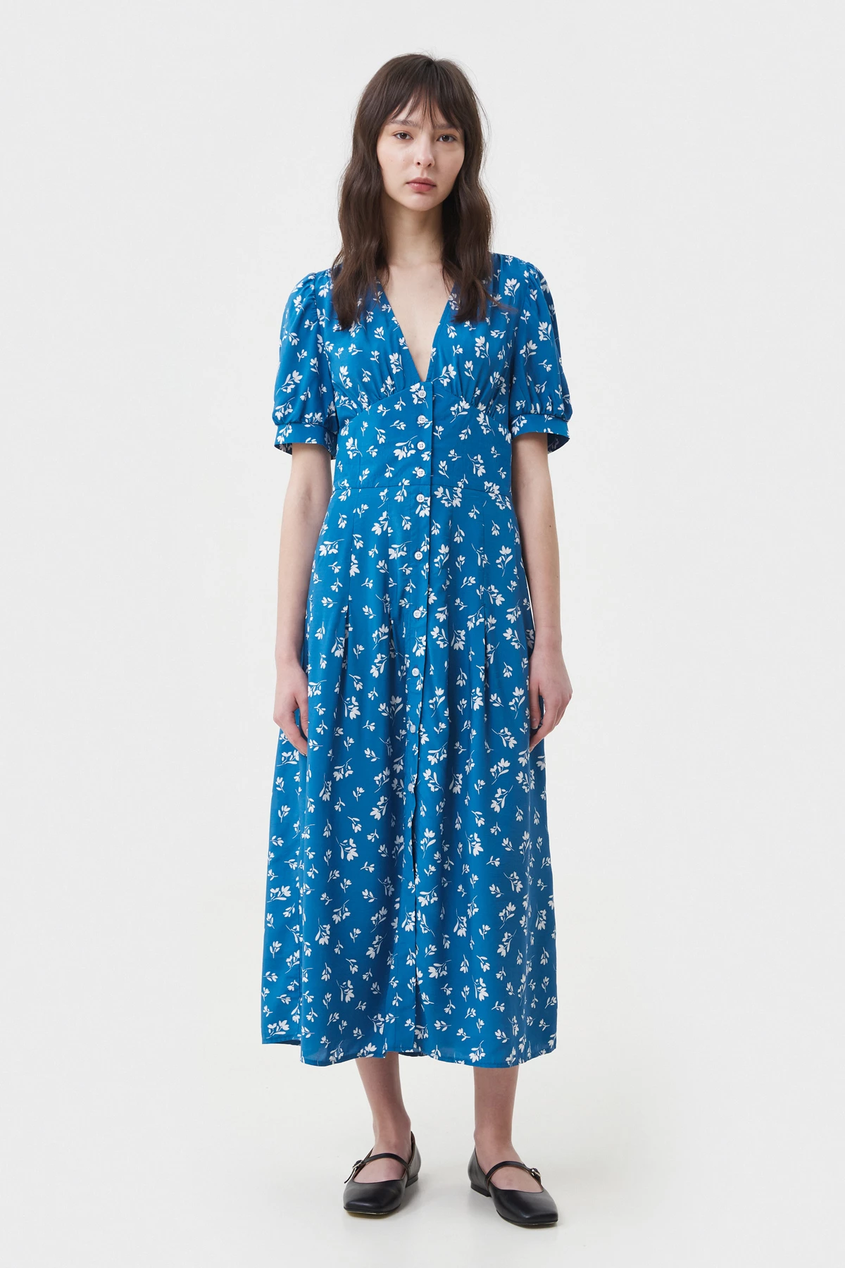 Синя сукня міді на ґудзиках з віскози в білі квіти, фото 2