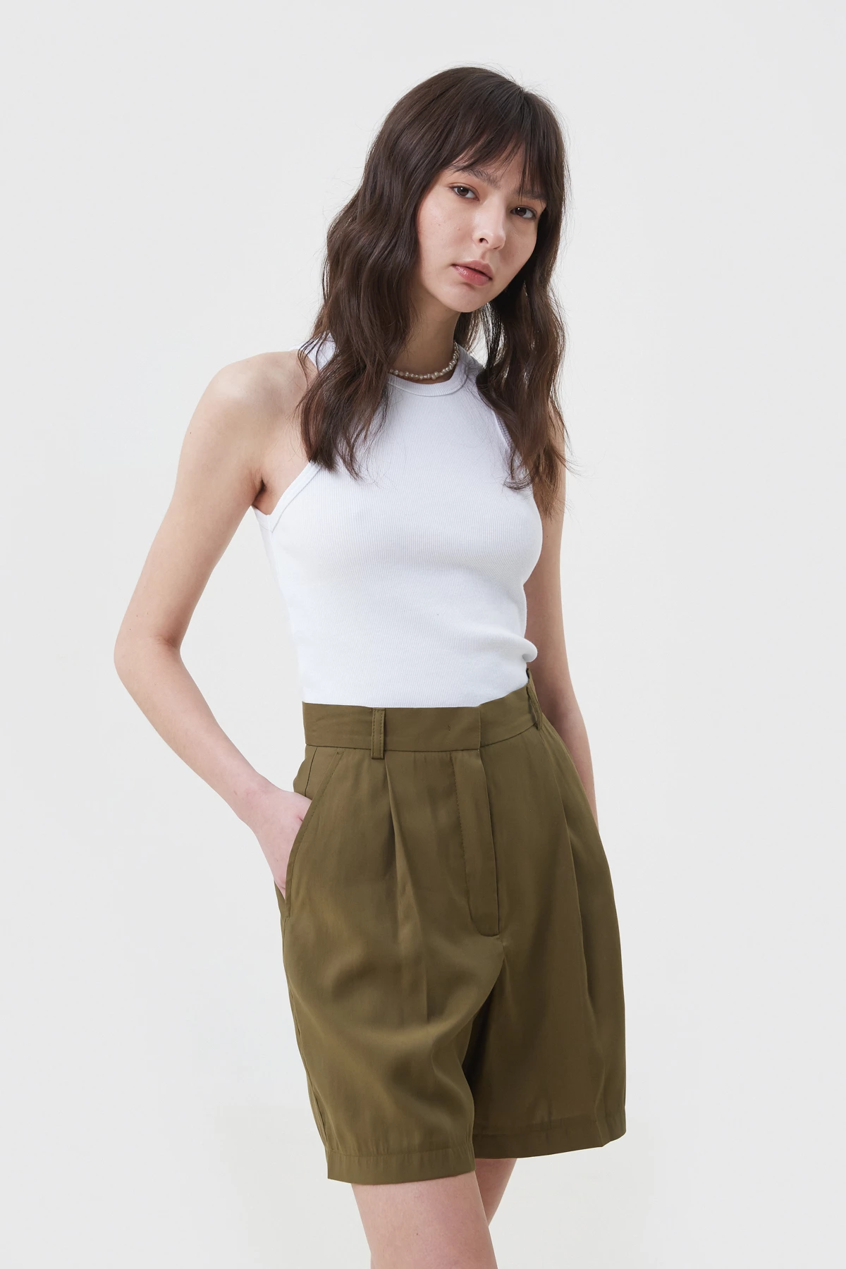Loose-fit khaki shorts made of suit fabric with viscose, photo 1