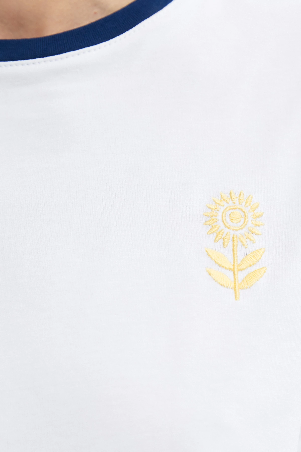 White cotton T-shirt with "Sunflower" embroidery, photo 6