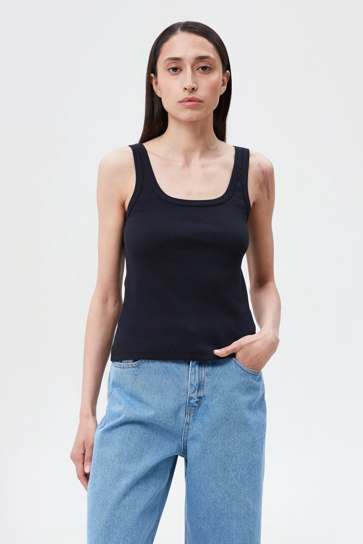 Black cotton ribbed tank top with deep oval neckline, photo 4