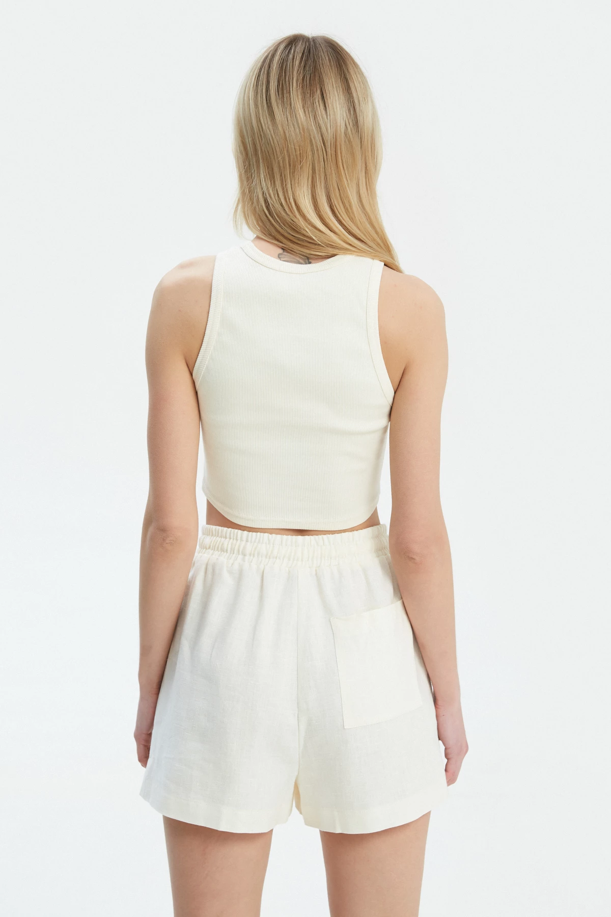 Milky loose-fit shorts made of 100% linen, photo 3