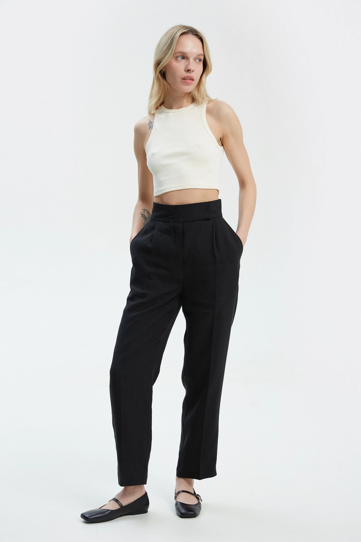 Black straight cut cropped linen trousers, photo 2