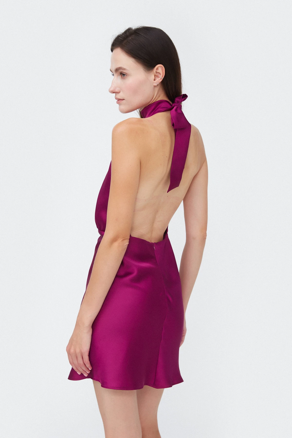 Сукня міні кольору фуксія з розрізом з щільного сатину, фото 3