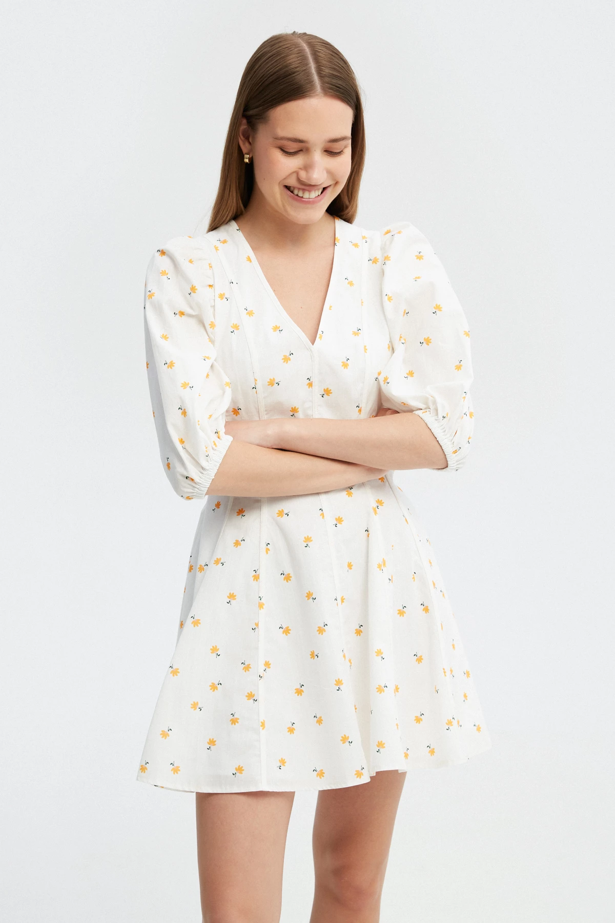 White short cotton dress with yellow flowers print, photo 1