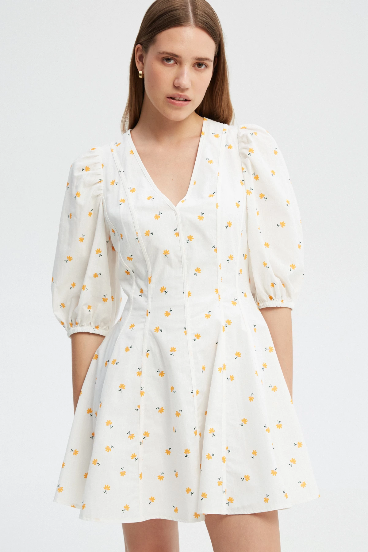 White short cotton dress with yellow flowers print, photo 3