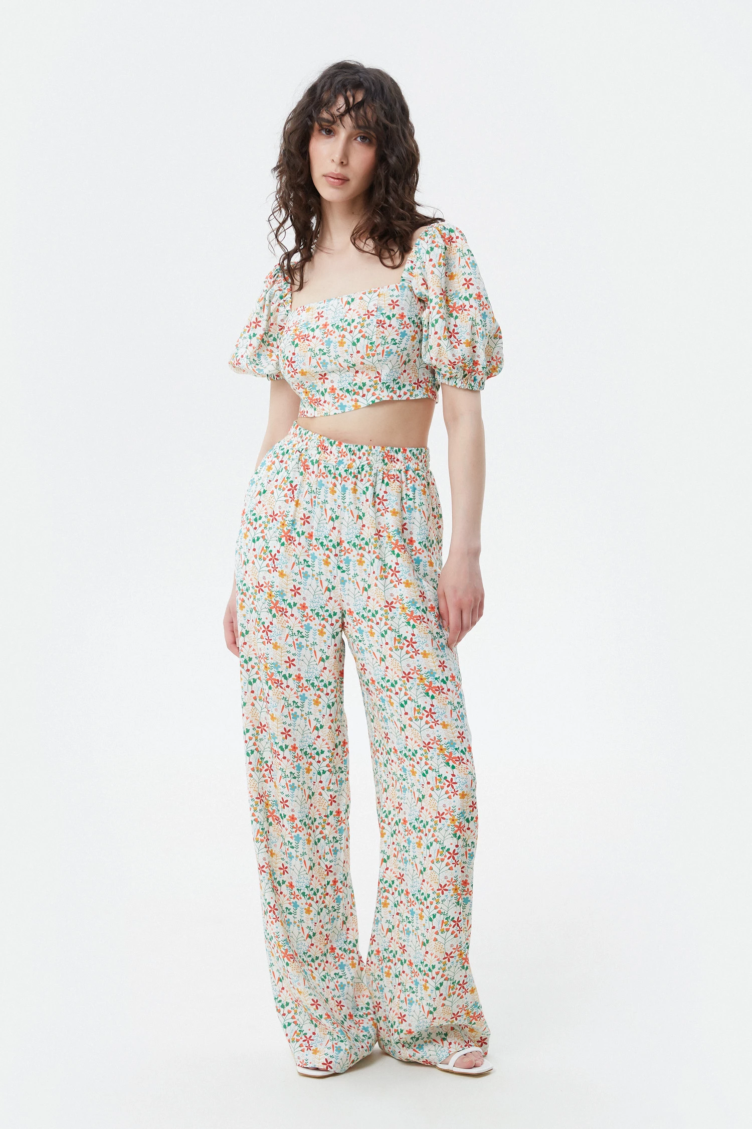 Milky viscose crop top with floral print, photo 3