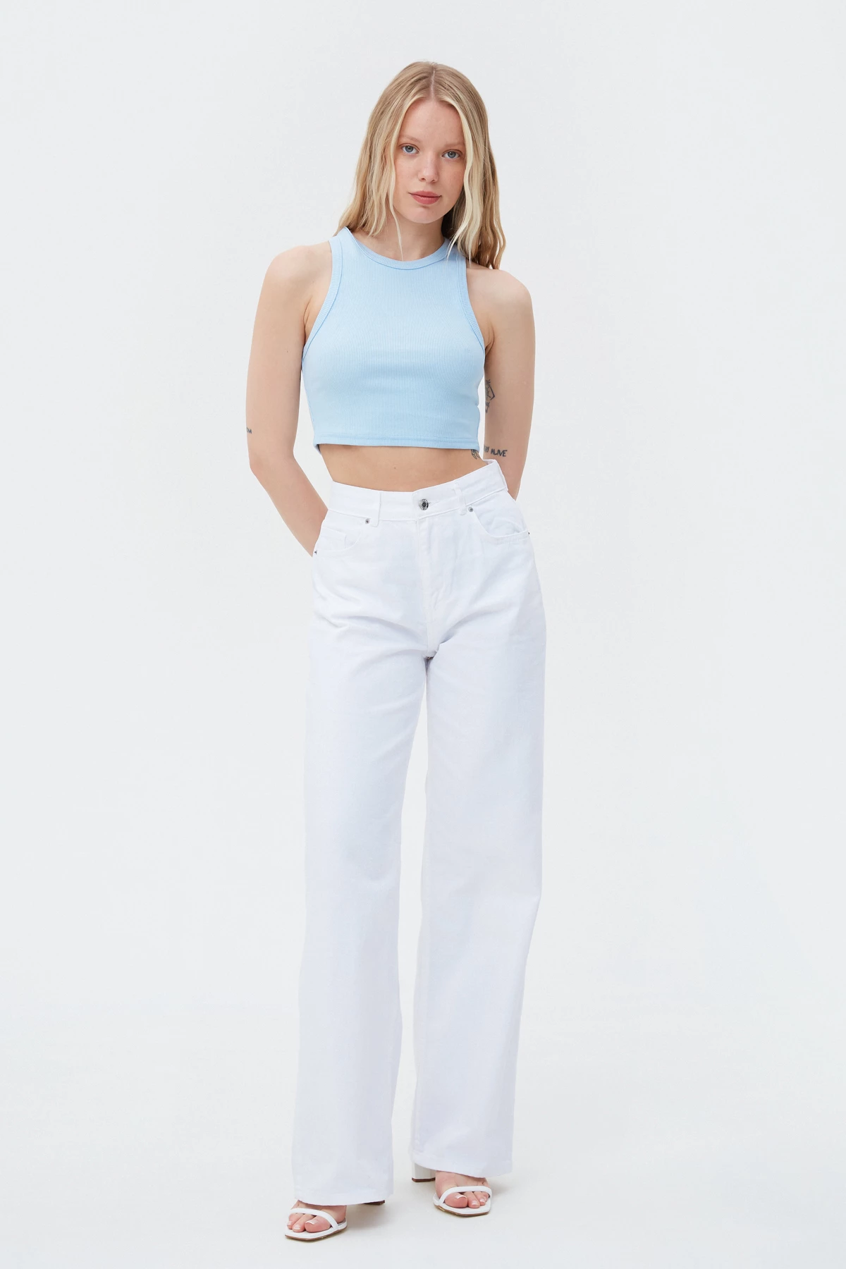 Blue cotton crop top with an oval neckline, photo 2