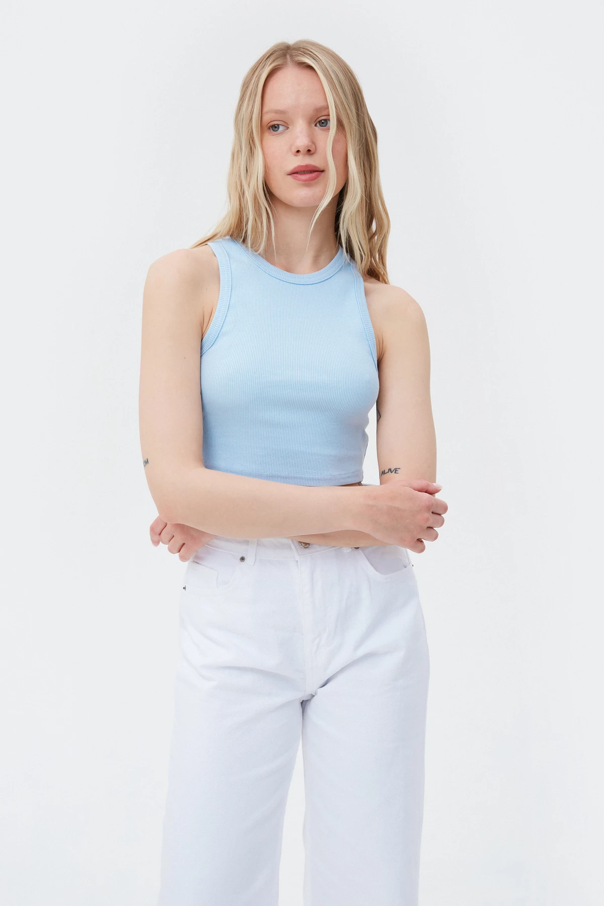 Blue cotton crop top with an oval neckline, photo 3