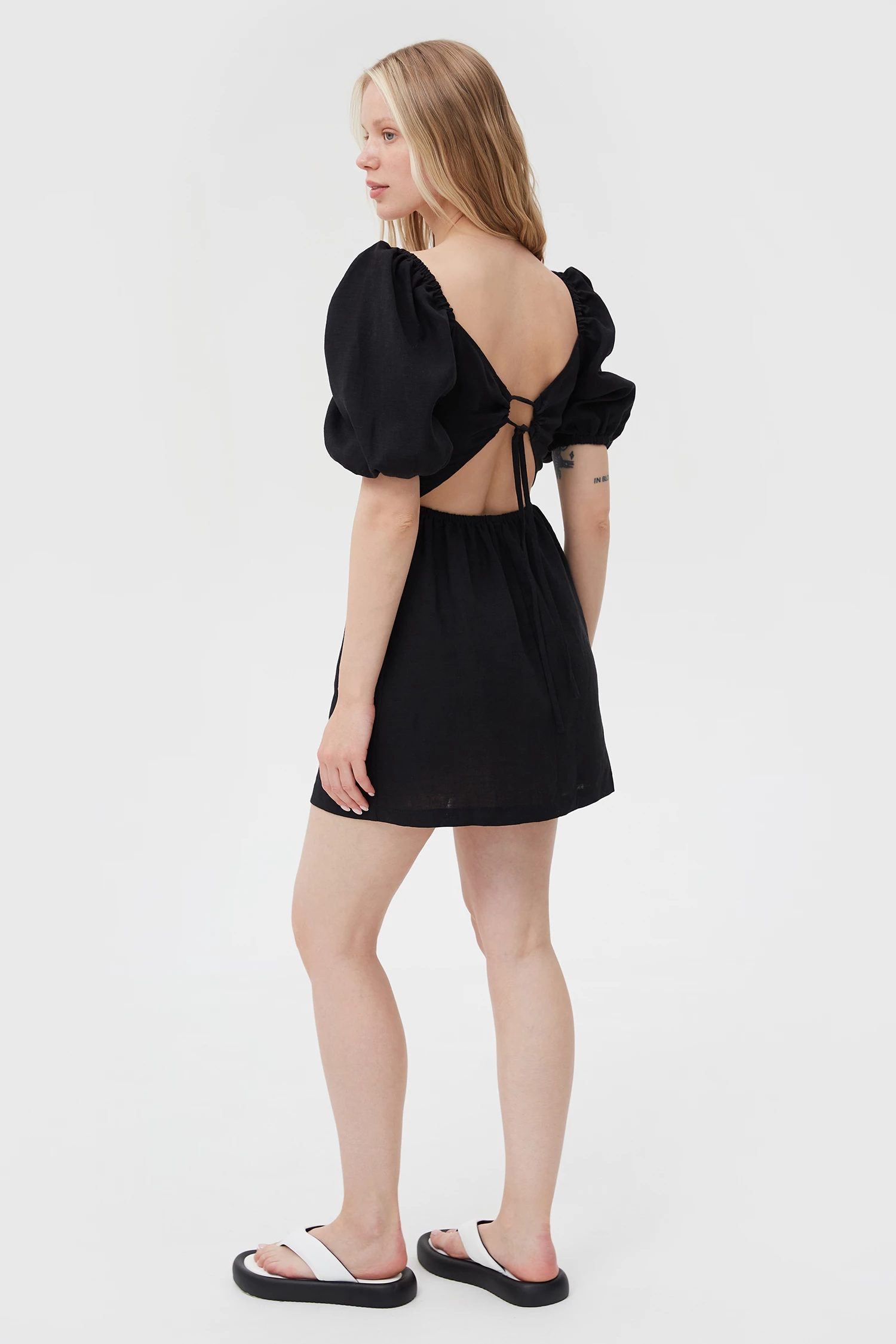 Чорна коротка лляна сукня з відкритою спиною, фото 5