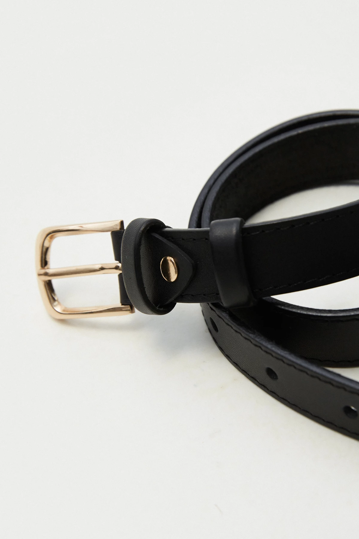 Black leather belt with square gold buckle, photo 1