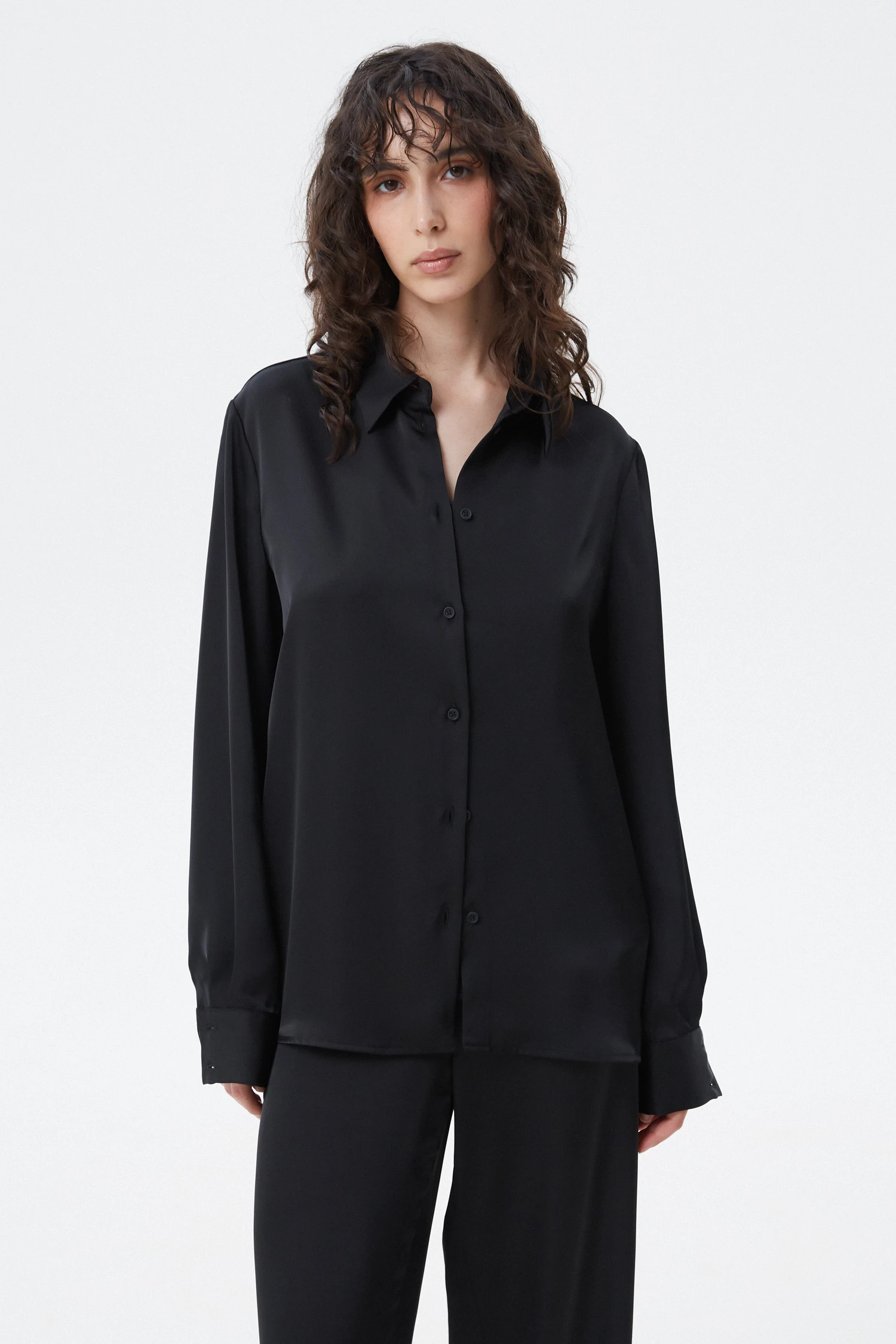 Black loose-fit satin shirt, photo 1