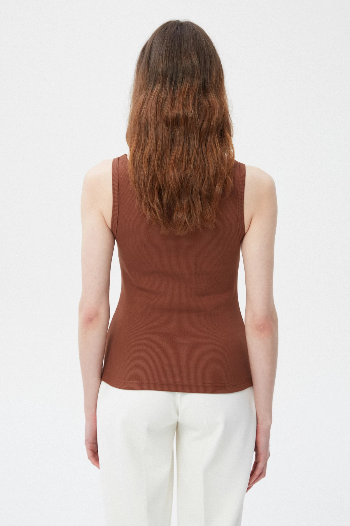 Chocolate cotton ribbed tank top with deep oval neckline, photo 2