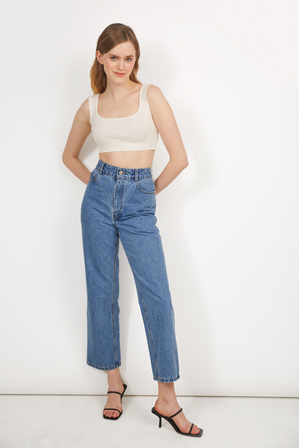 Milky white knitted crop top, photo 2