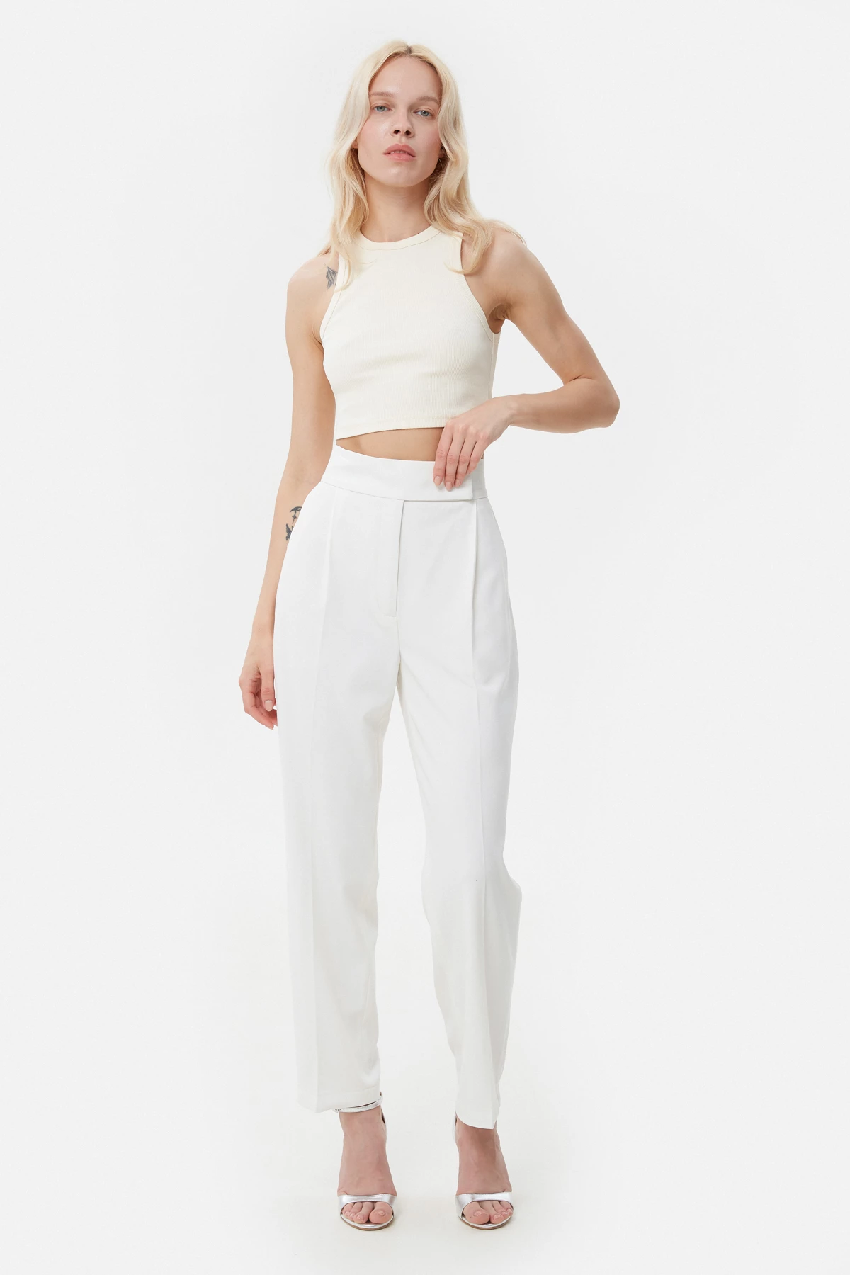 Milky cropped pants made of suit fabric with viscose, photo 2