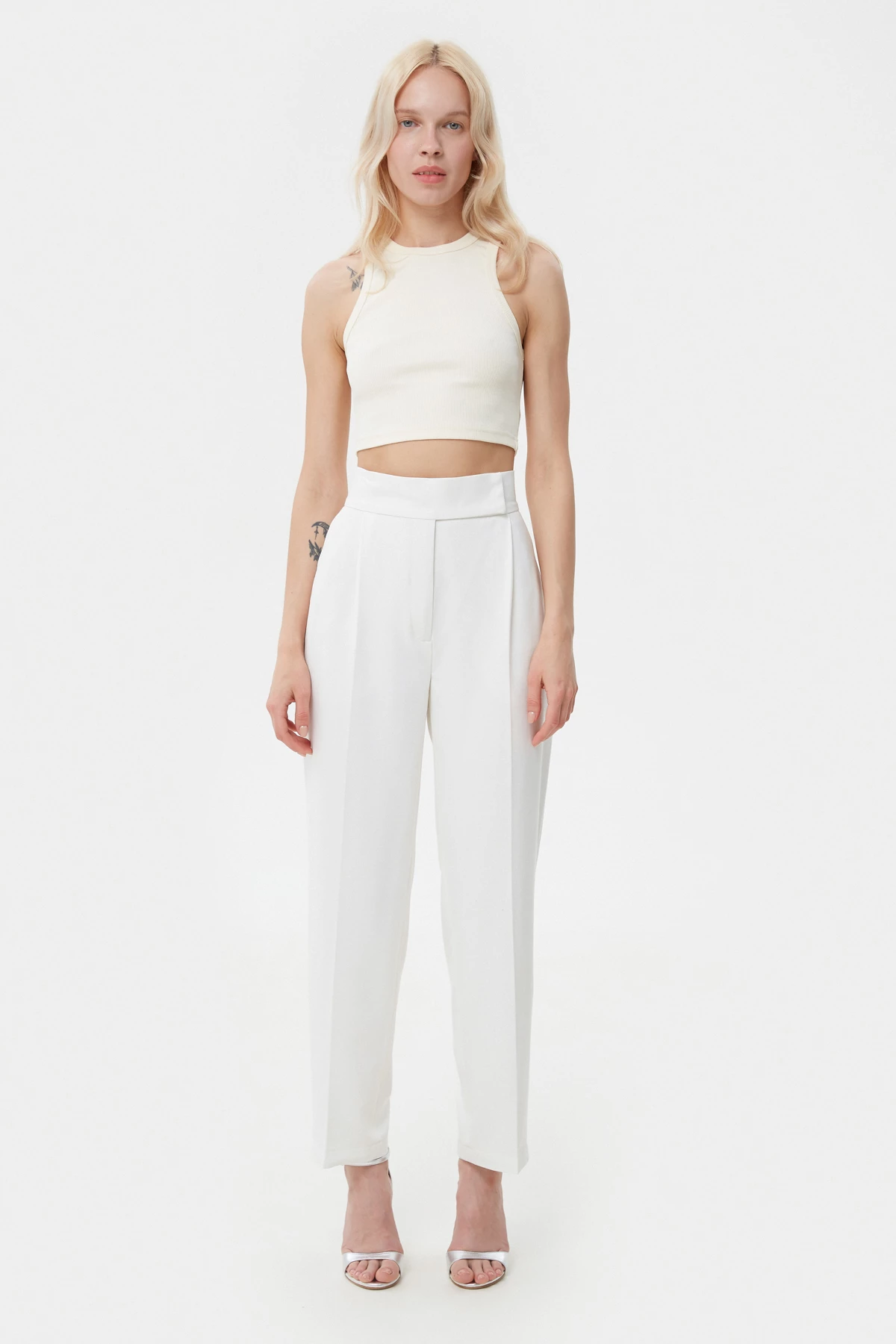 Milky cropped pants made of suit fabric with viscose, photo 3