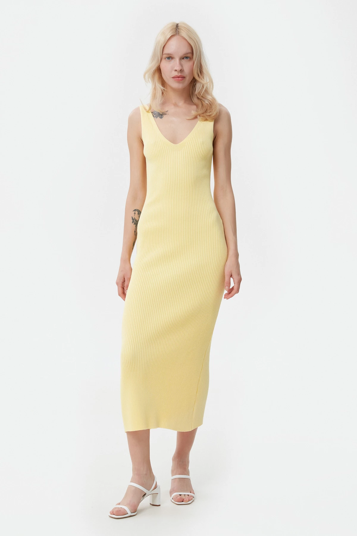 Жовта в'язана сукня міді в рубчик з віскозою, фото 2