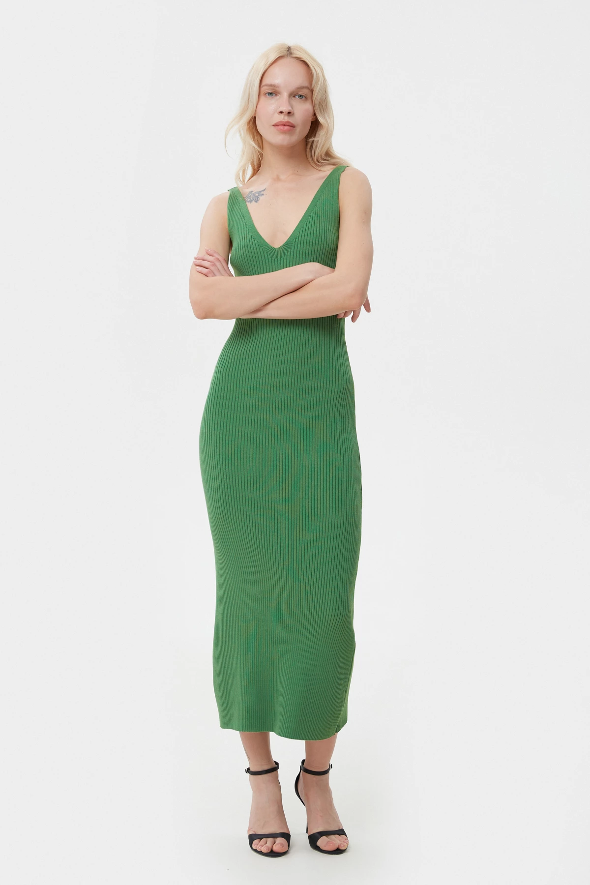 Зелена в'язана сукня міді в рубчик з віскозою, фото 1