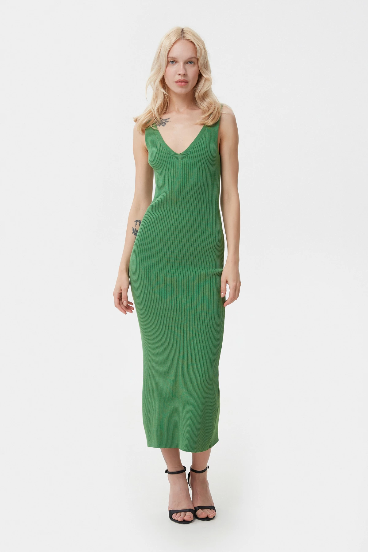 Зелена в'язана сукня міді в рубчик з віскозою, фото 1