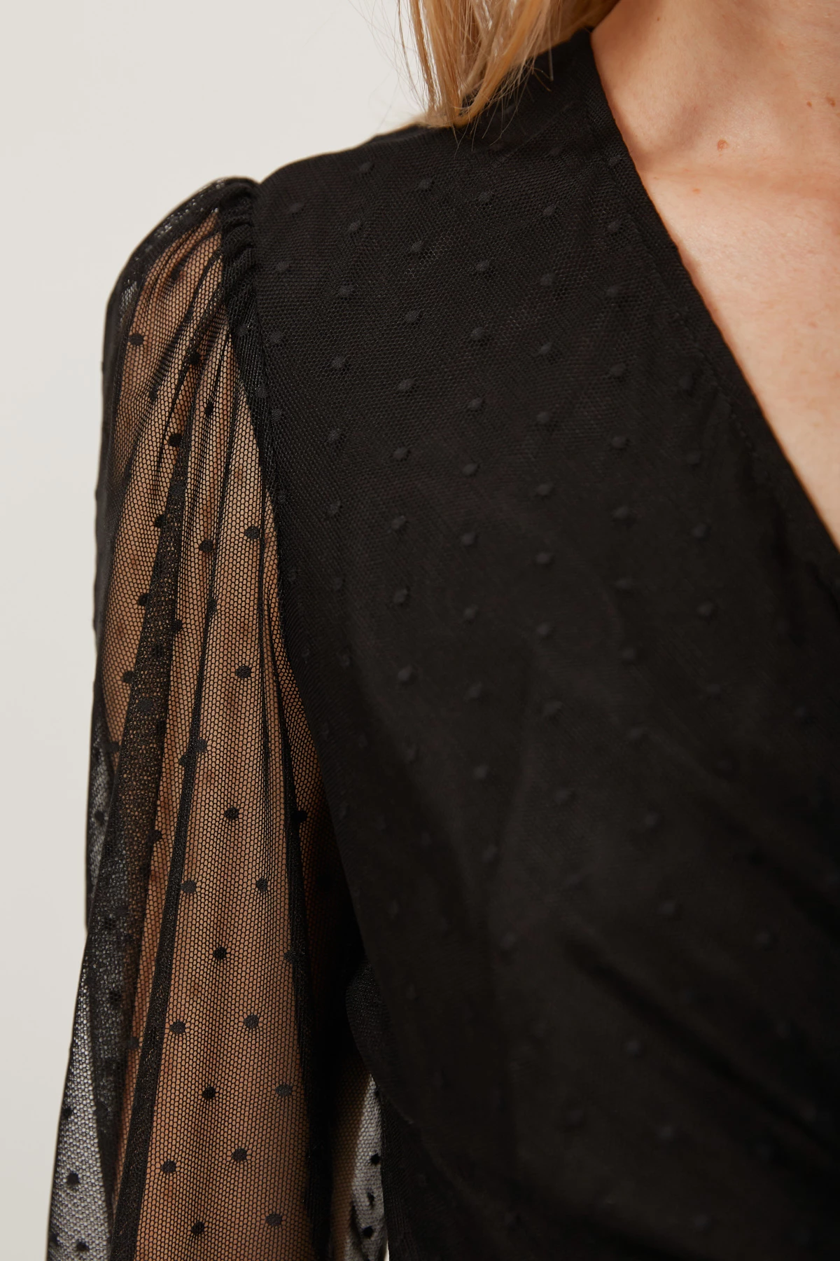 Short dress made of black mesh, photo 4
