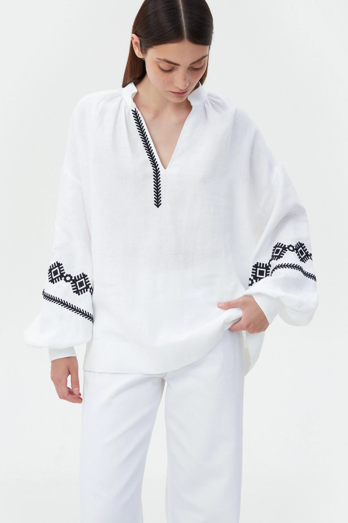 White linen vyshyvanka shirt with floral embroidery, photo 1