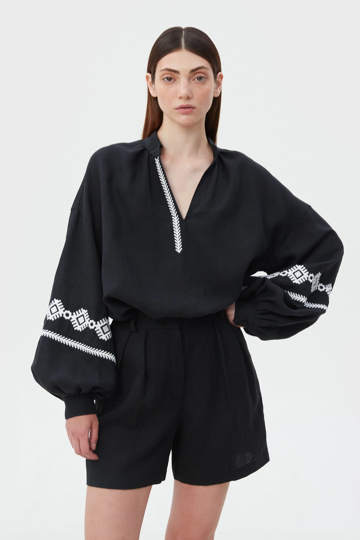 Black linen vyshyvanka shirt with floral embroidery, photo 1