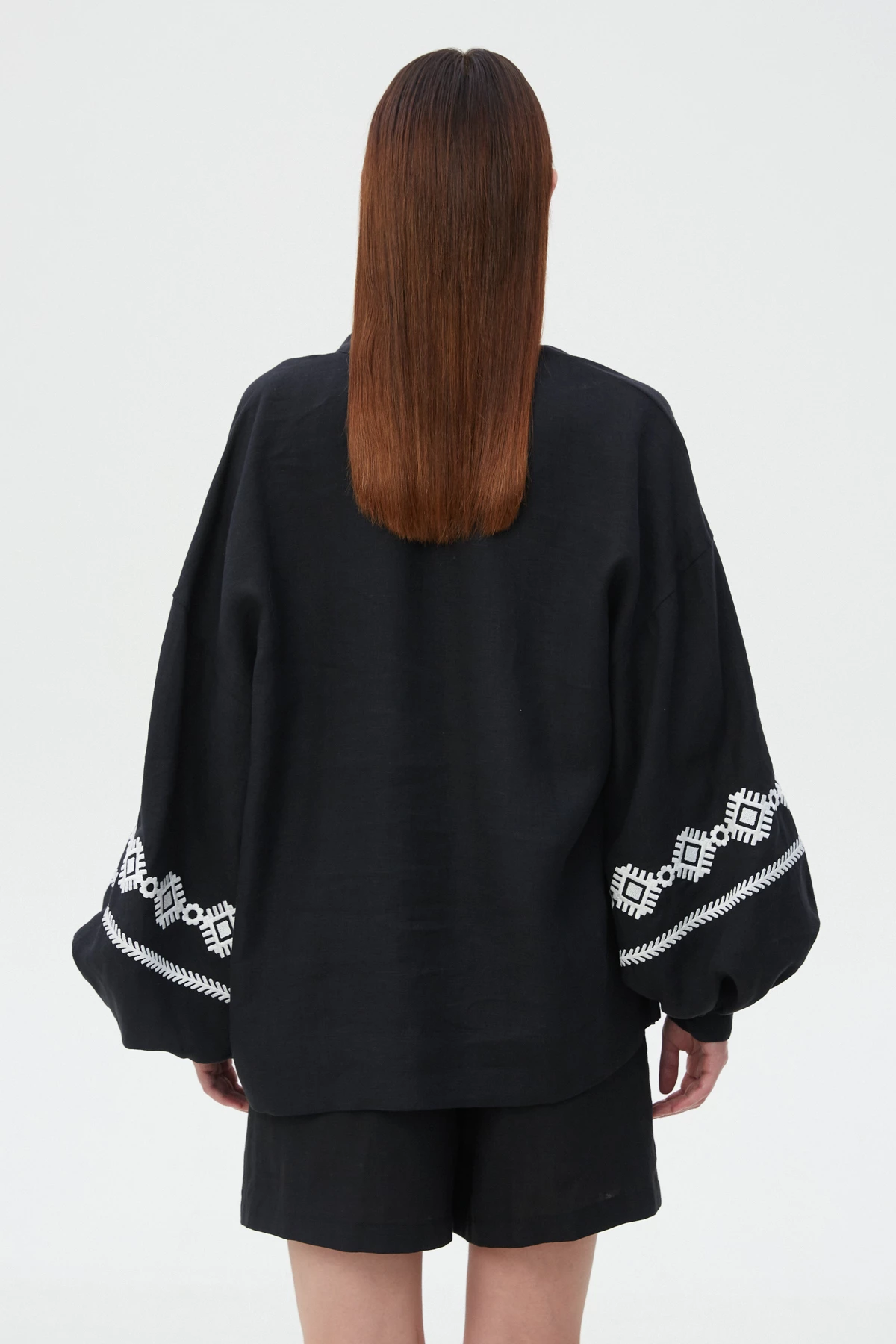 Black linen vyshyvanka shirt with floral embroidery, photo 4