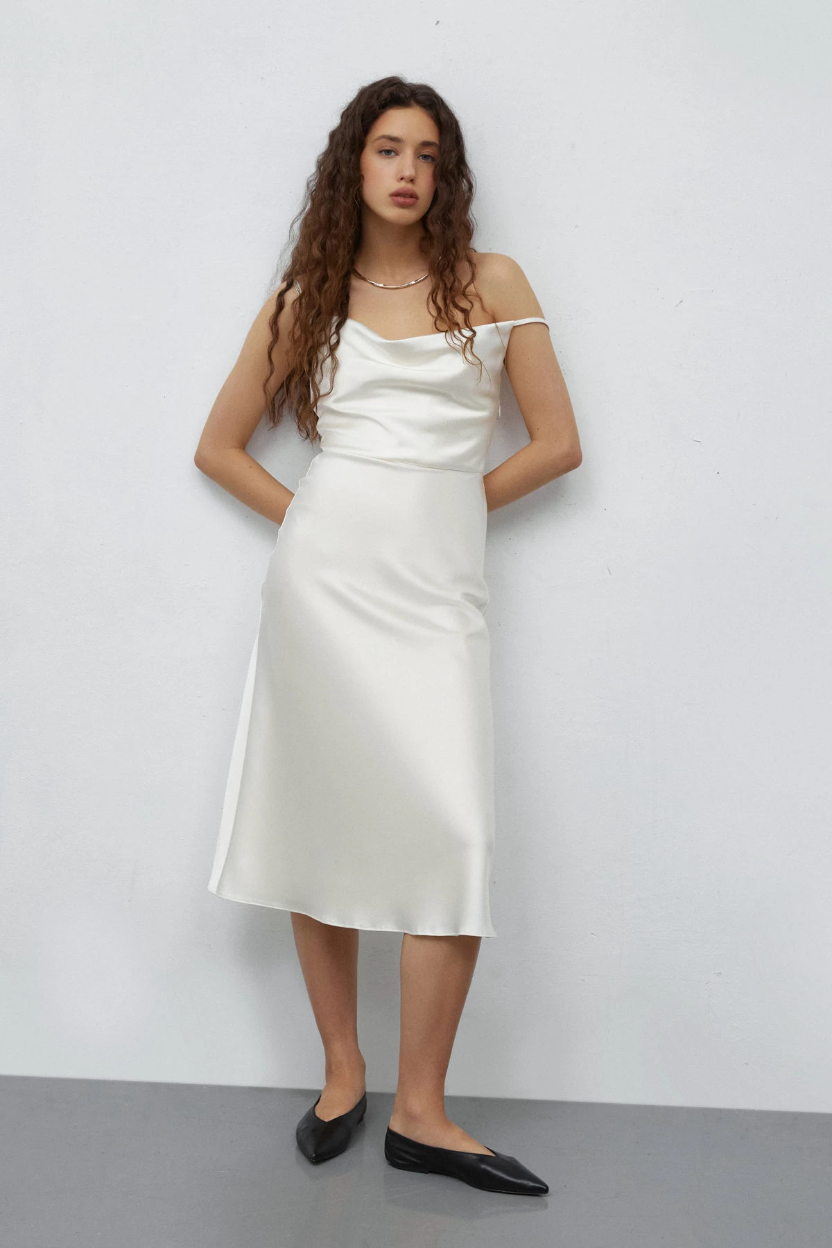 Сукня-комбінація з провисанням в області декольте молочного кольору , фото 3