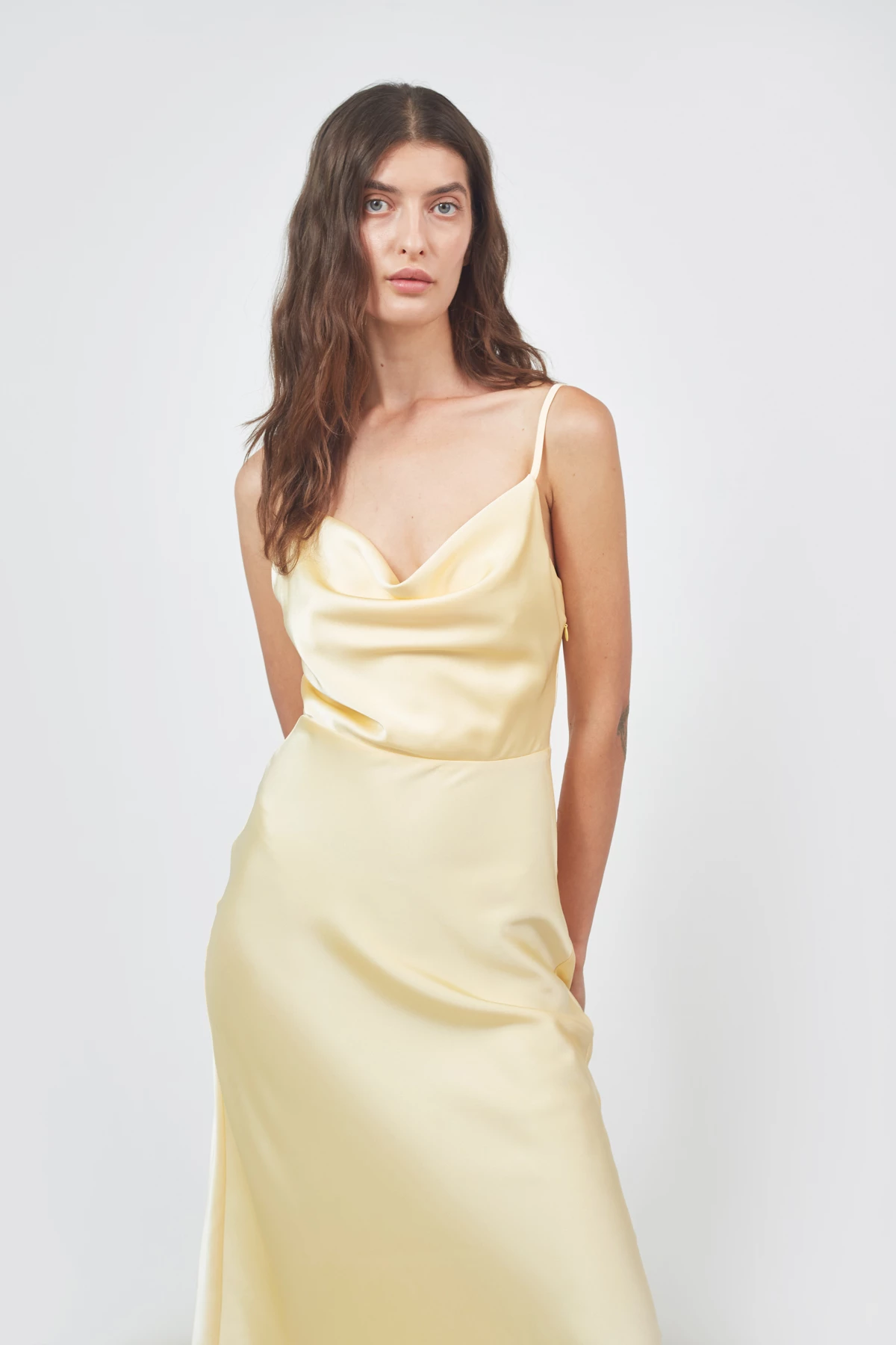 Сукня-комбінація з провисанням в області декольте лимонного кольору, фото 2