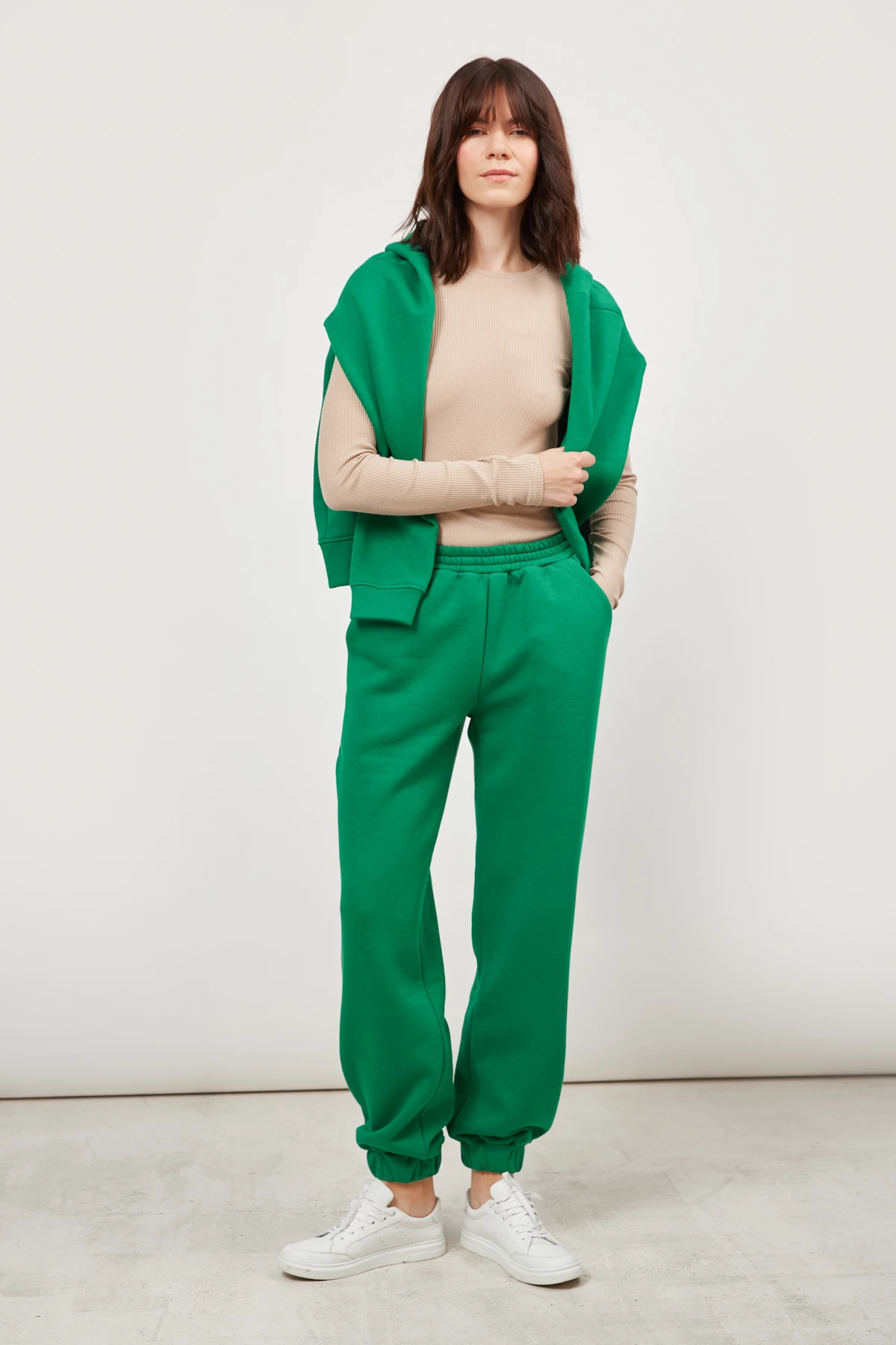 Трикотажні штани-джогери зеленого кольору , фото 1