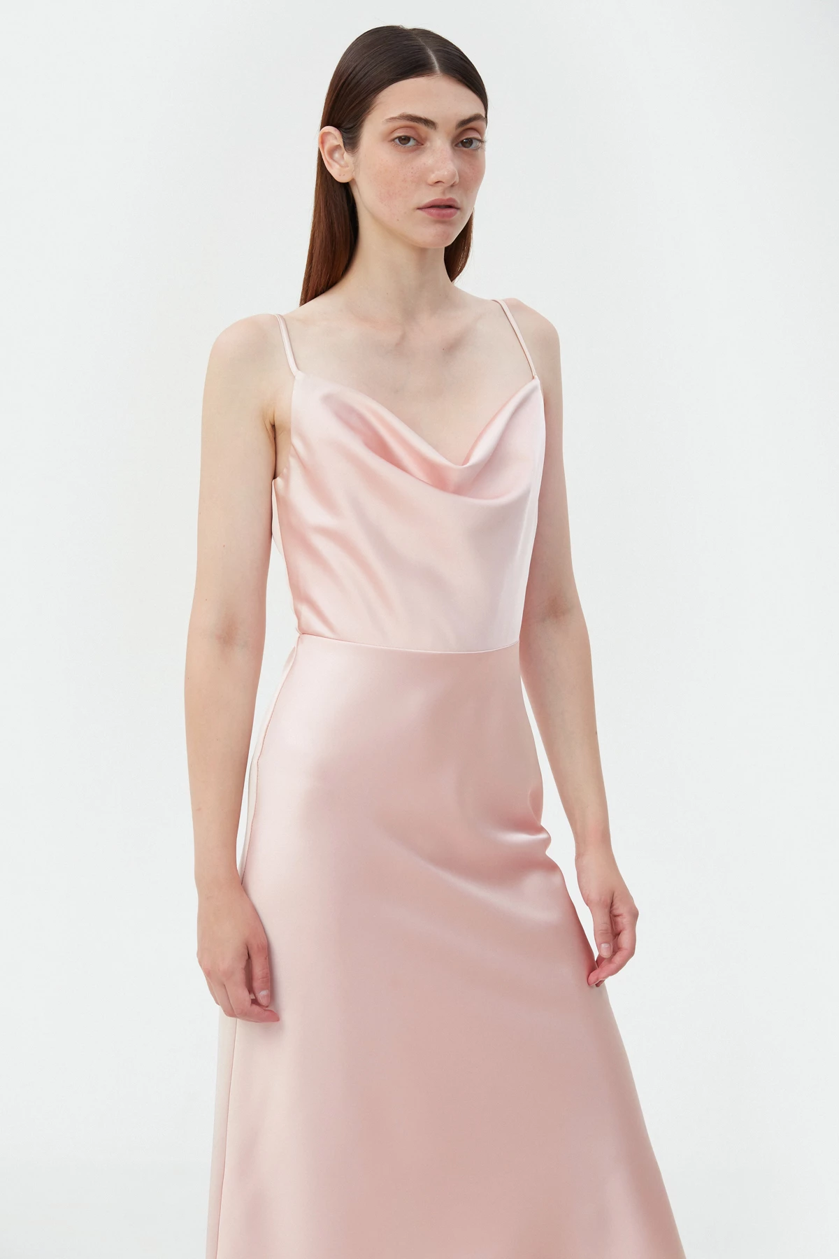 Сукня-комбінація з провисанням в області декольте пудрового кольору, фото 3