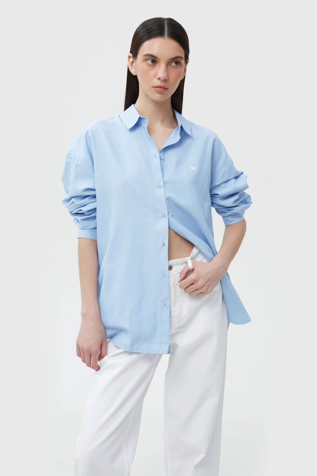 Loose-fit blue shirt with "Nightingale" embroidery, photo 1