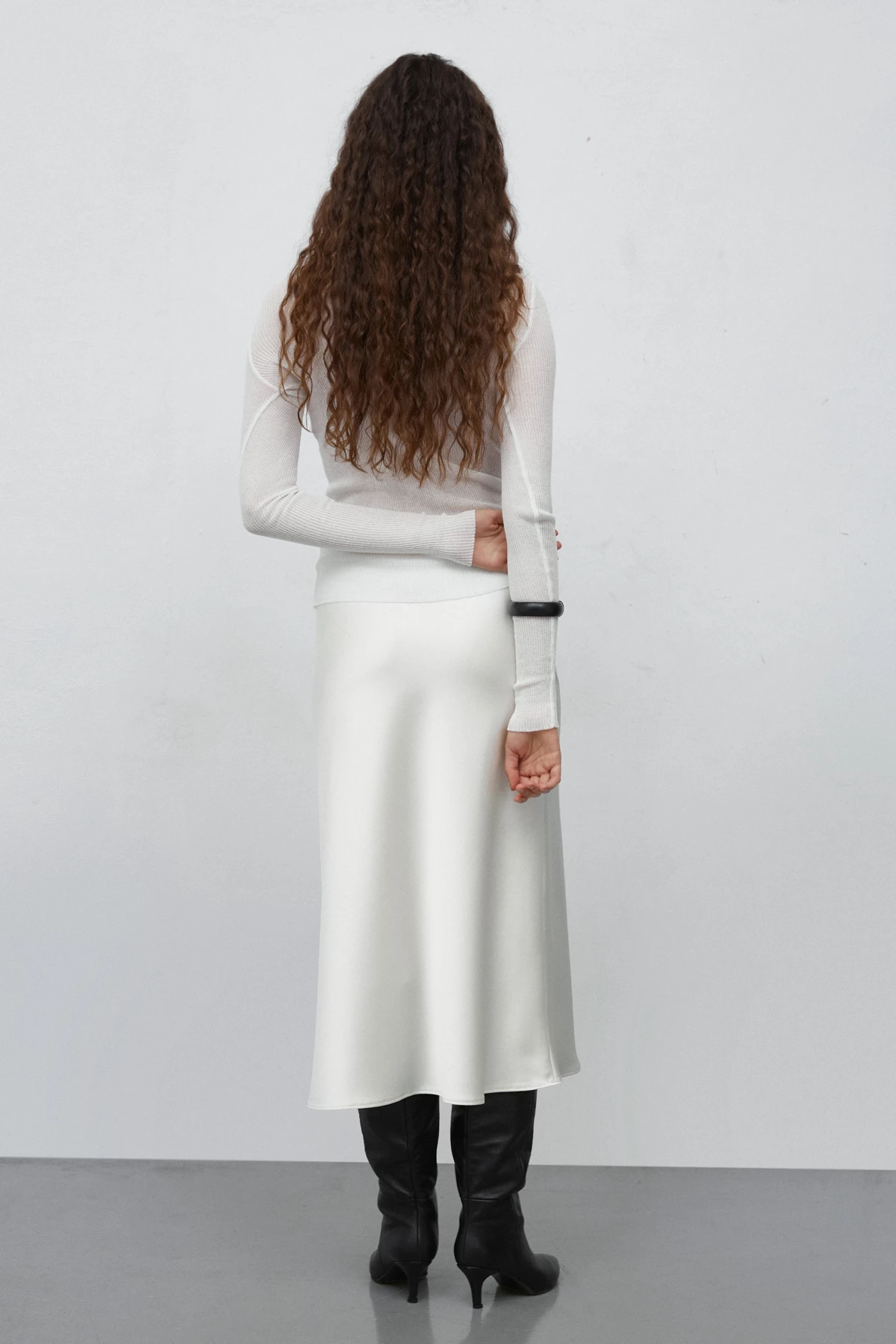 Milky white satin midi skirt, photo 4