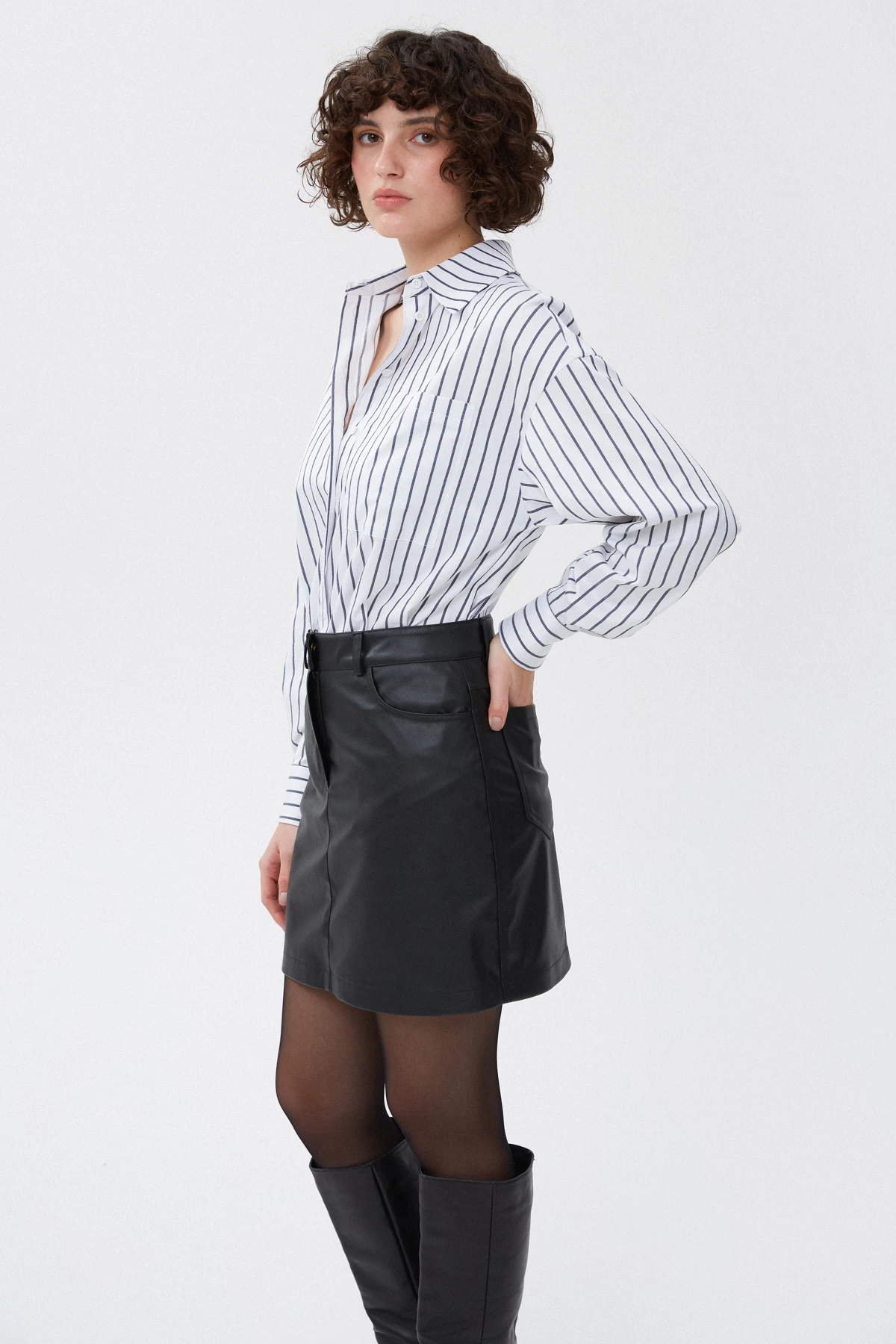 Black faux-leather mini skirt , photo 3
