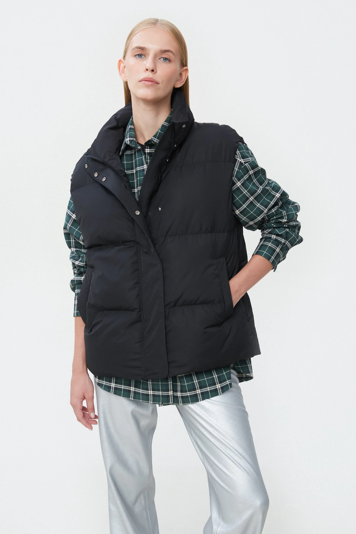 Black quilted padded vest, photo 6