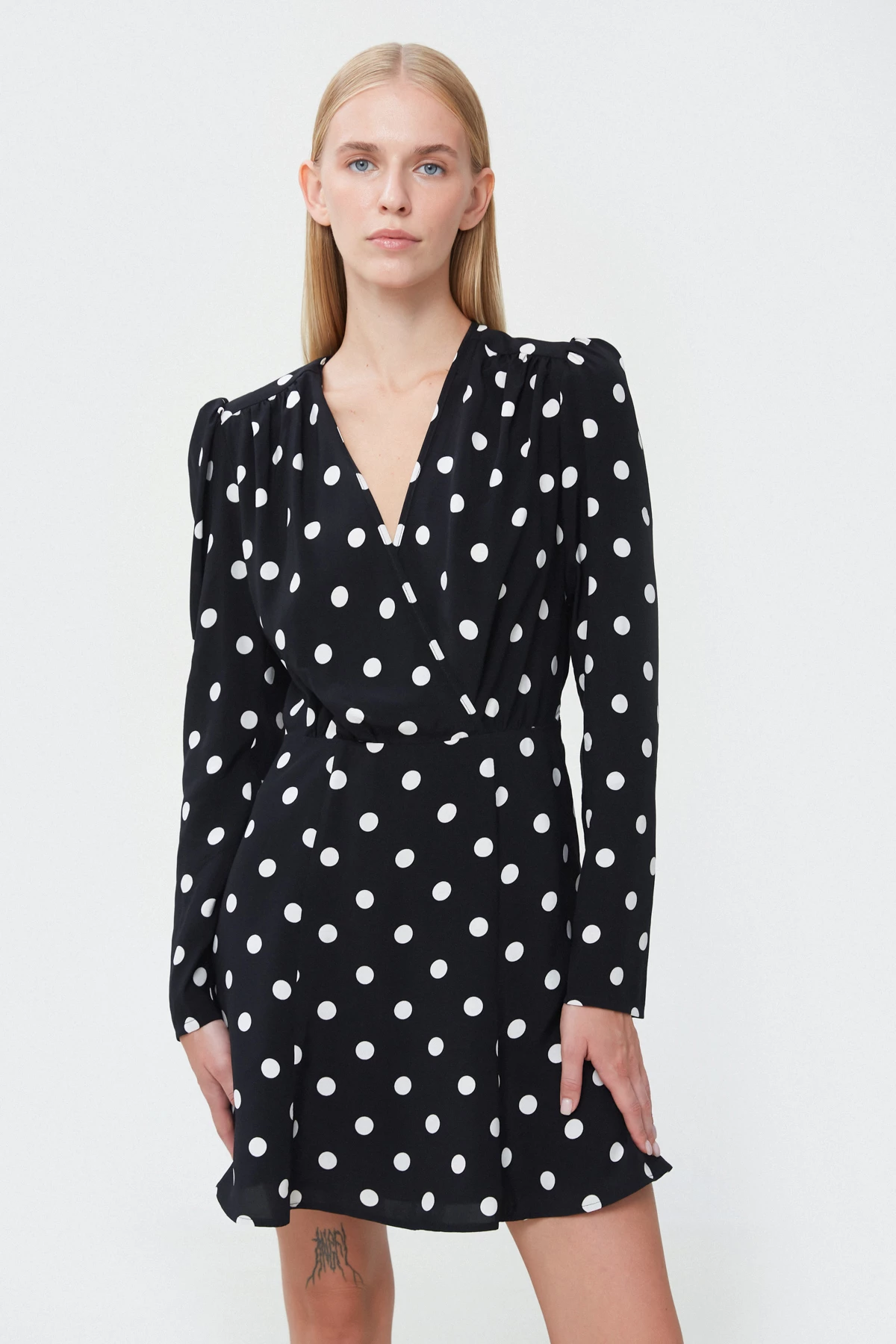 Short black viscose dress with polka dot print, photo 1