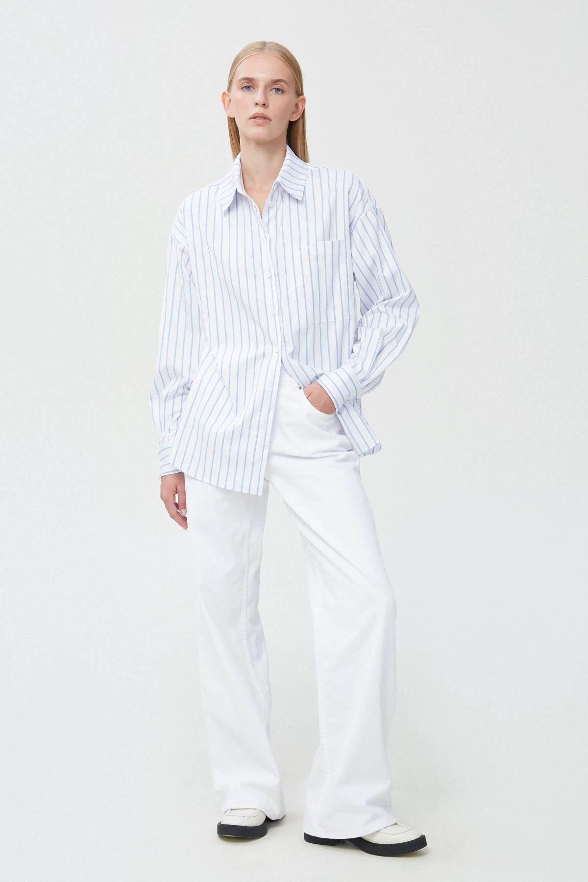 Біла сорочка в світло-блакитну смужку з бавовною, фото 1