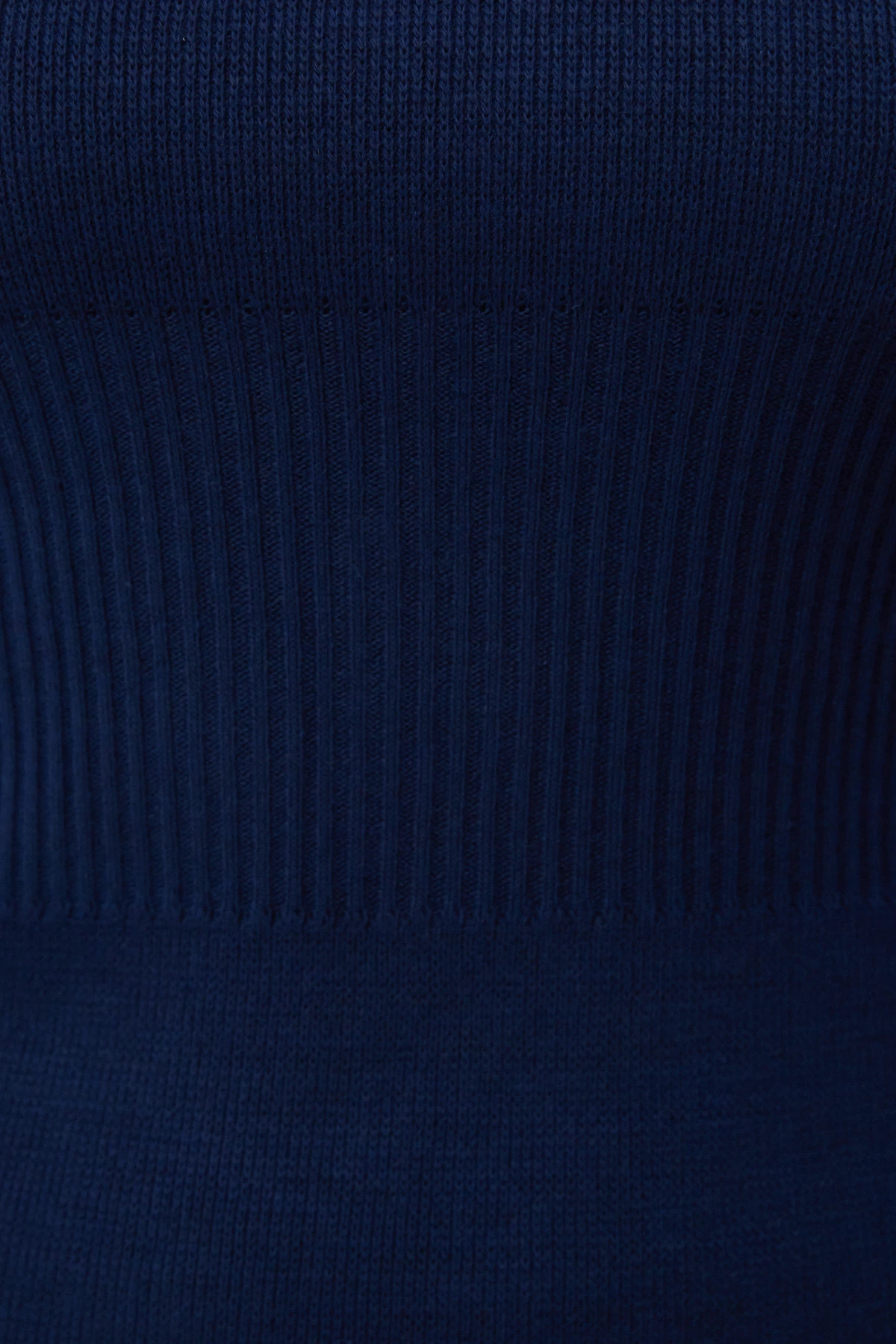 Темно-синя в'язана приталена сукня міді з вовни, фото 4